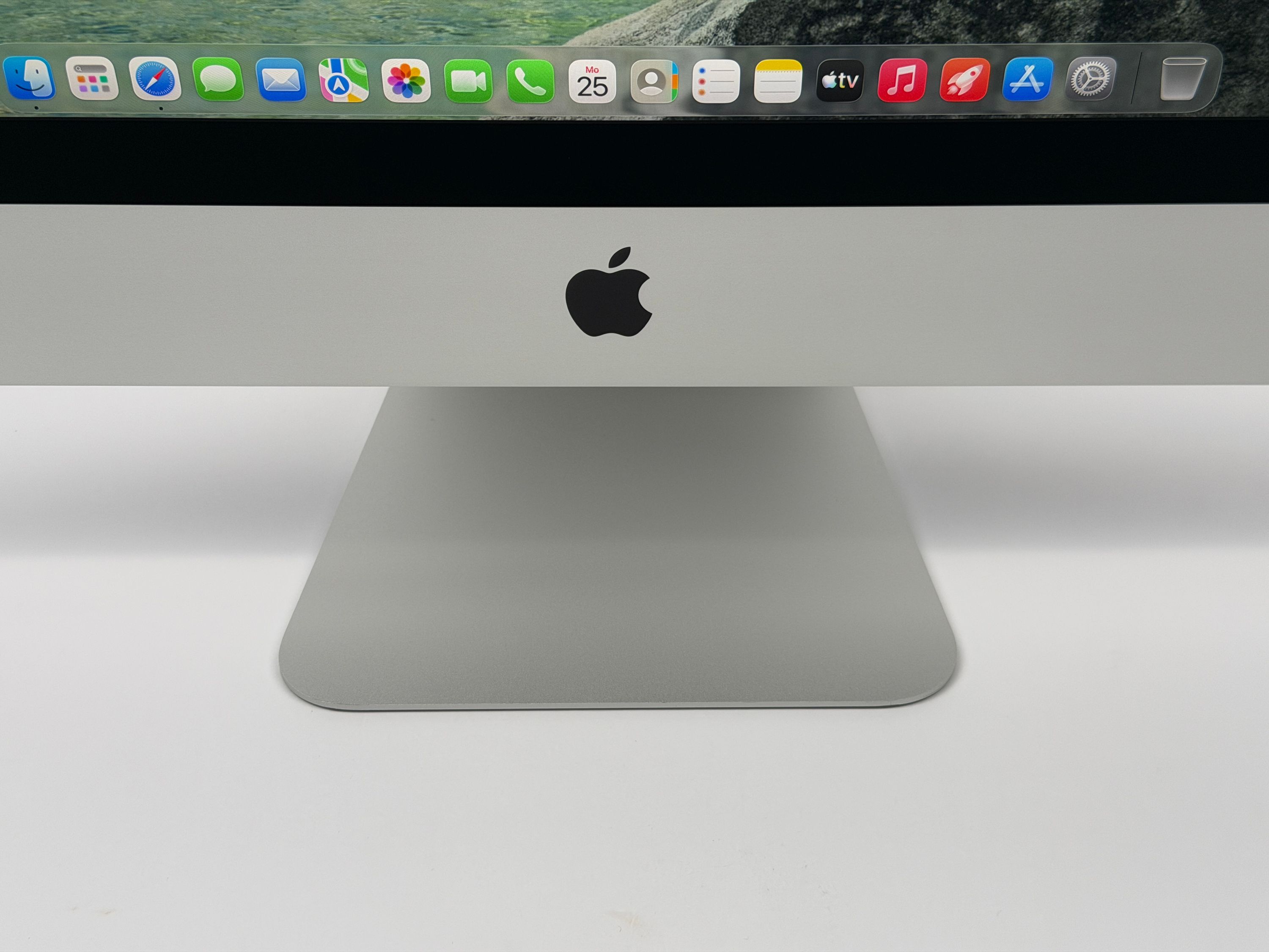 Apple iMac Retina 5K 27“ 10-Core i9 3,6 Ghz 16 GB Ram 1 TB SSD RP 5500 XT SILBER 2020