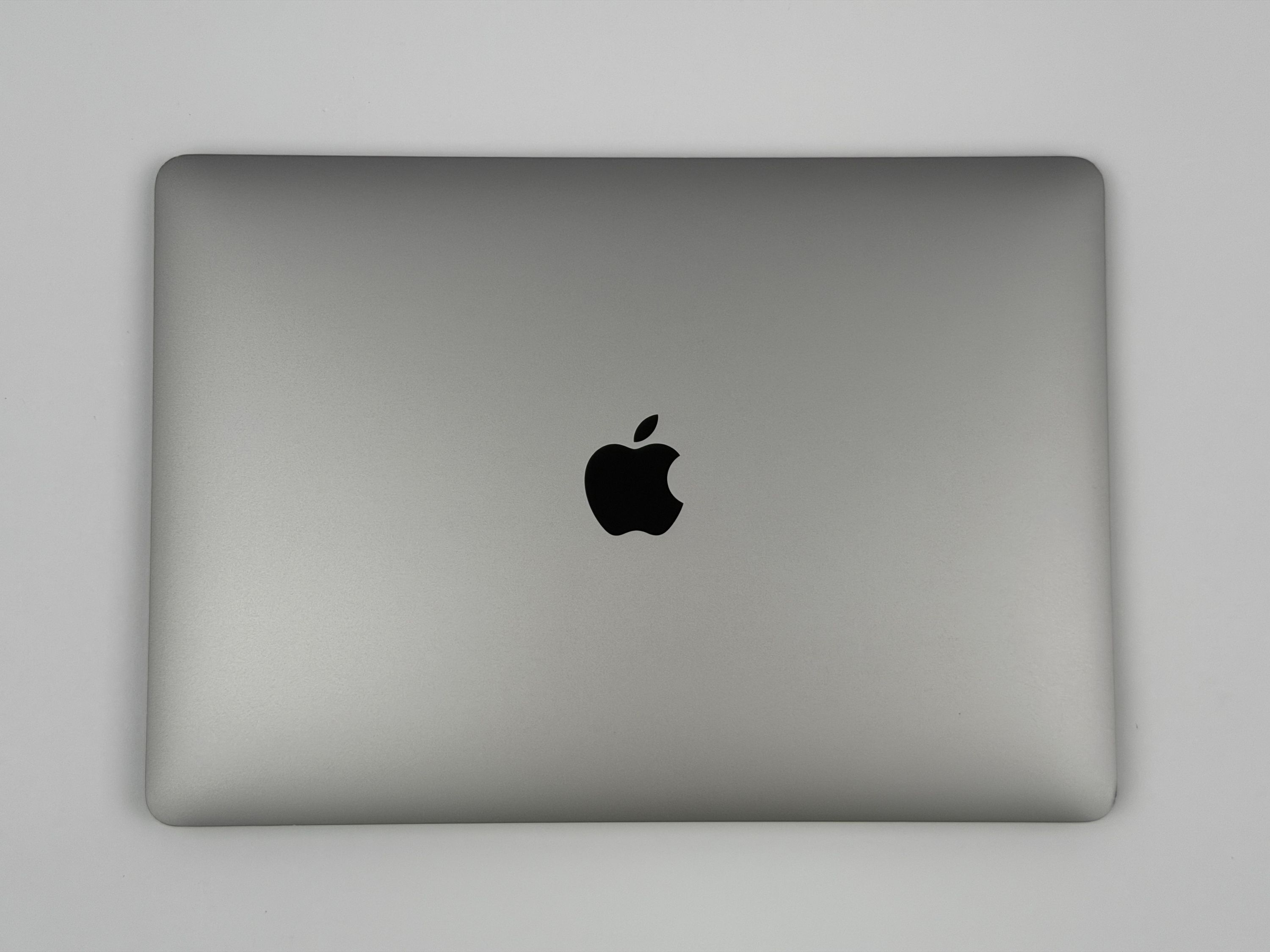 Apple MacBook Air 13,3“ M1 8C CPU 7C GPU 256 GB SSD 8 GB Ram 2020 space grey
