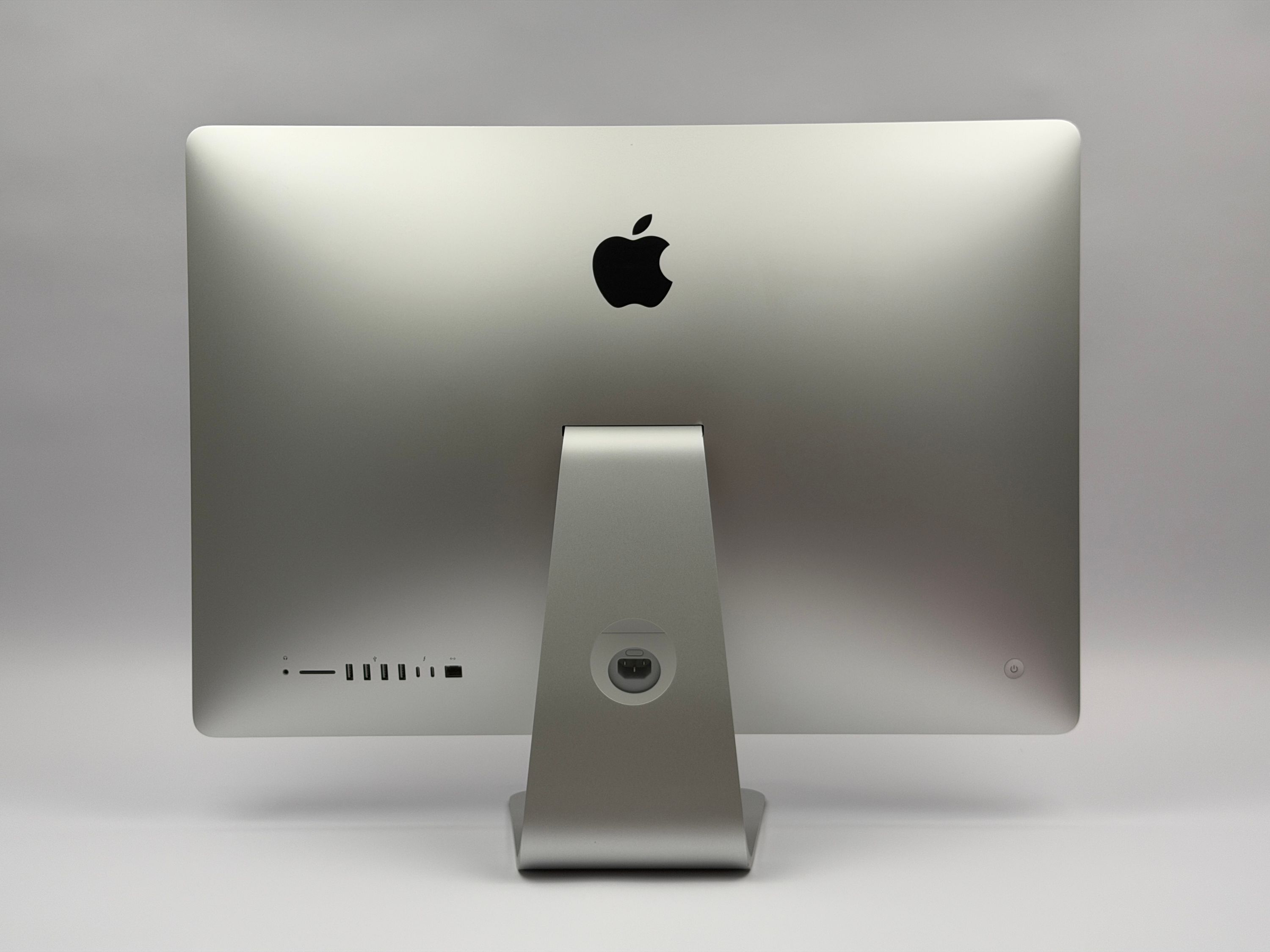Apple iMac Retina 5K 27“ 6-Core i5 3,1 Ghz 16 GB Ram 256 GB SSD RP 5300 SILBER 2020