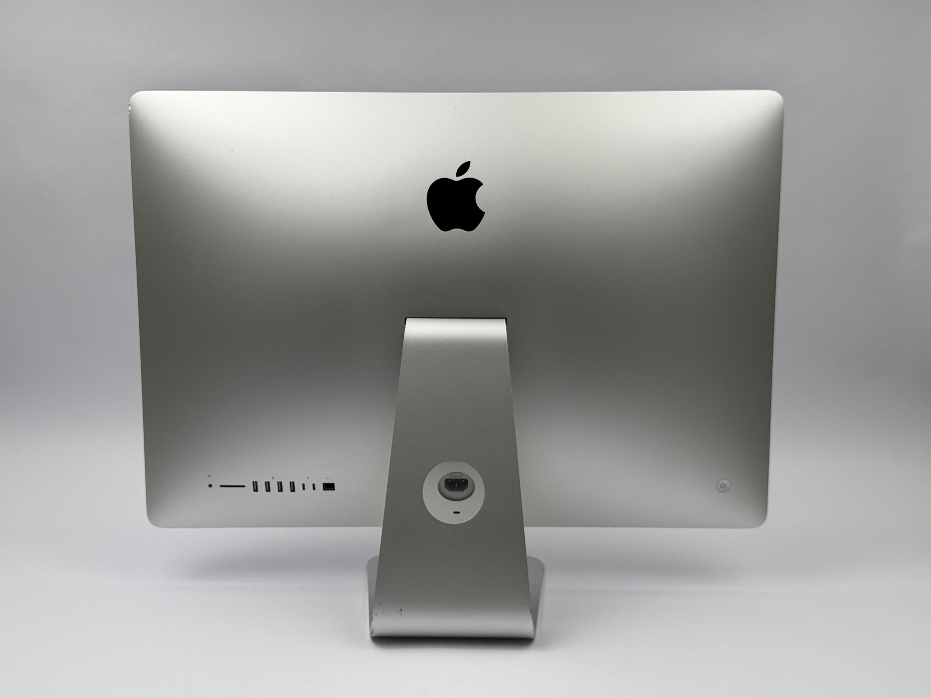Apple iMac Retina 5K 27“ 10-Core i9 3,6 Ghz 16 GB Ram 1 TB SSD RP 5500 XT SILBER 2020