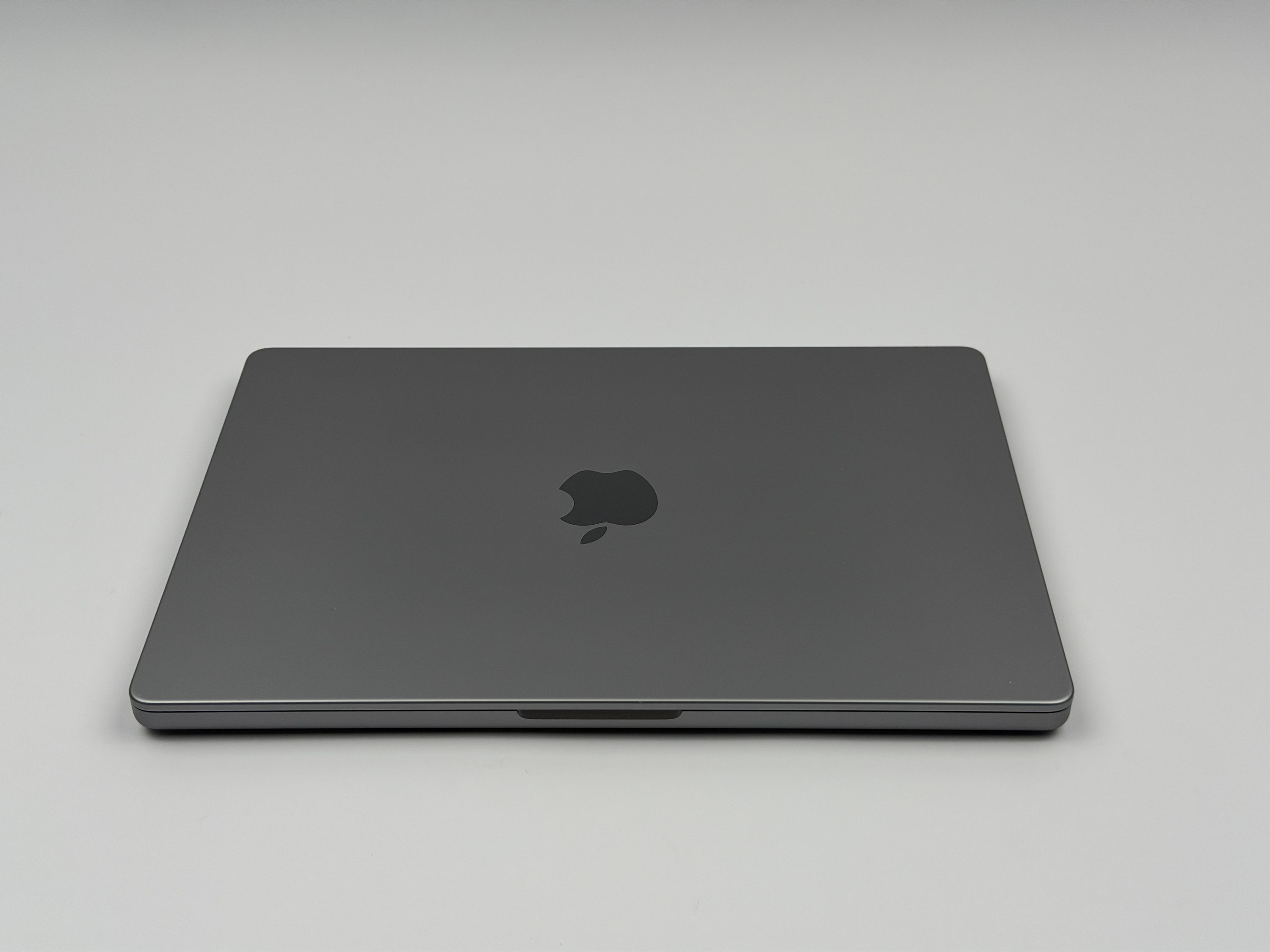 Apple MacBook Pro 14“ M2 MAX 12C CPU 30C GPU 512 GB SSD 32 GB Ram 2023 SPACE GREY