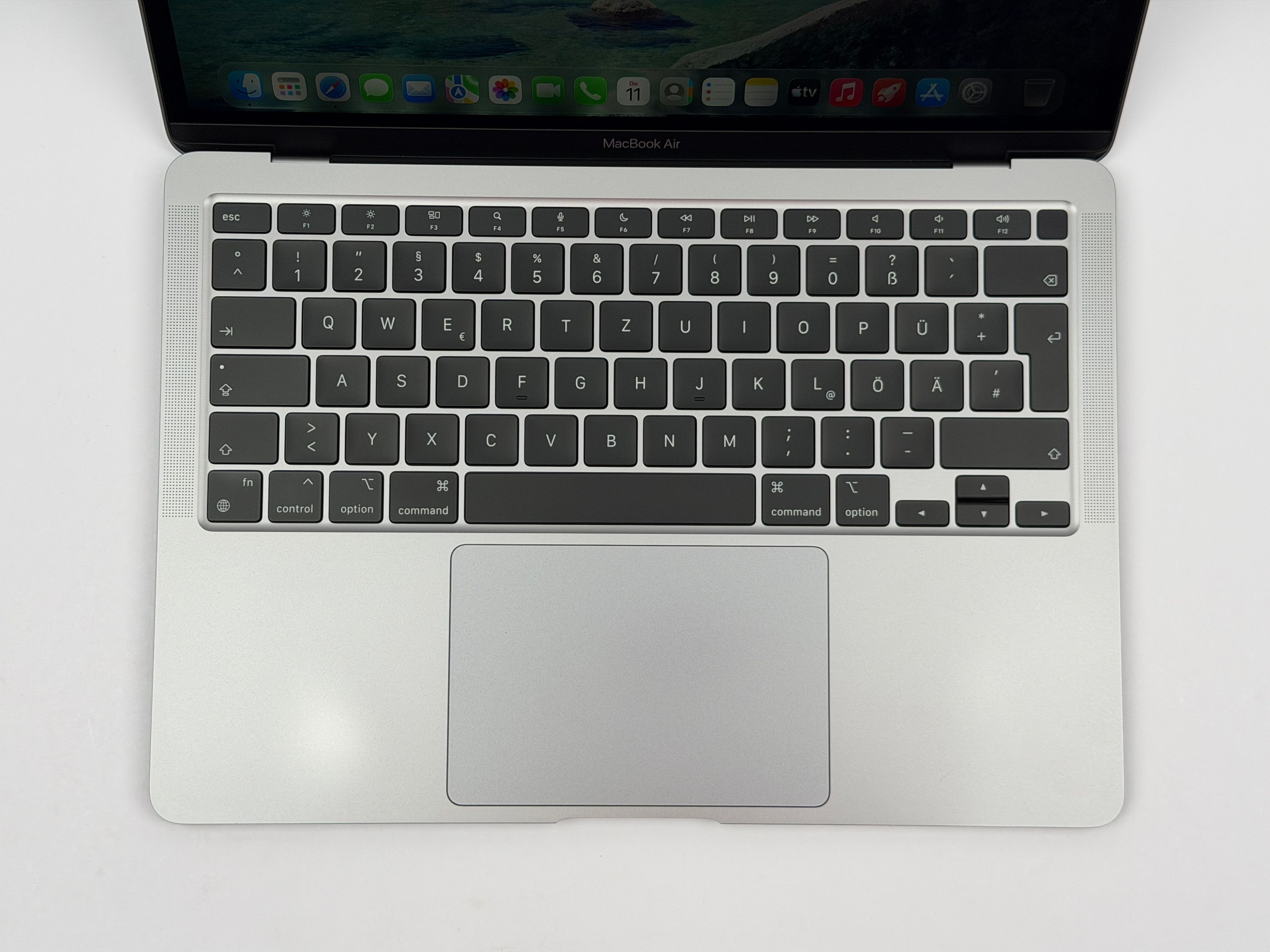 Apple MacBook Air 13,3“ M1 8C CPU 7C GPU 256 GB SSD 16 GB Ram 2020 Space Grey DEFEKT