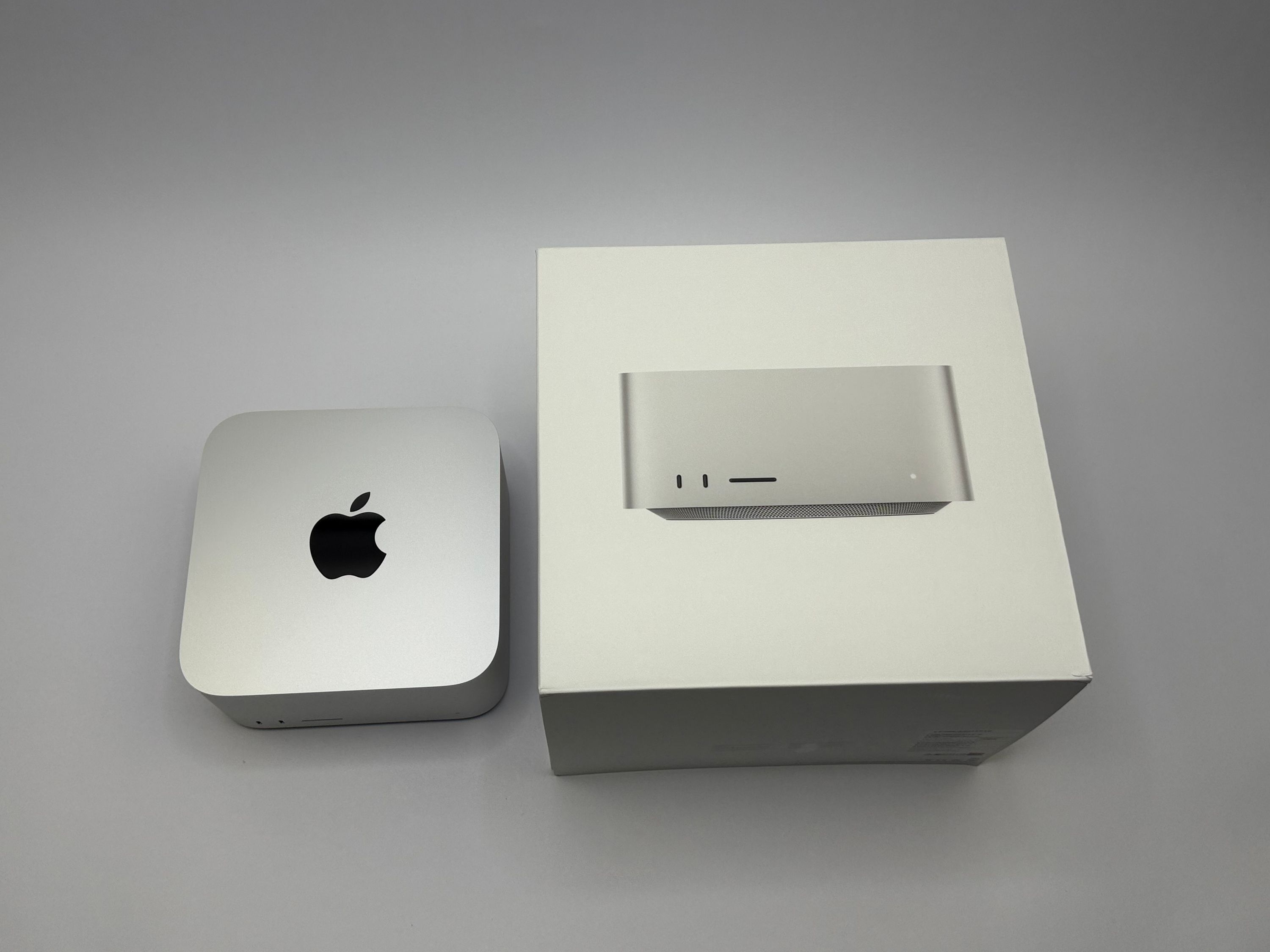 Apple Mac Studio M2 Max 12-Core CPU 38-Core GPU 32 GB RAM 1 TB SSD SILBER