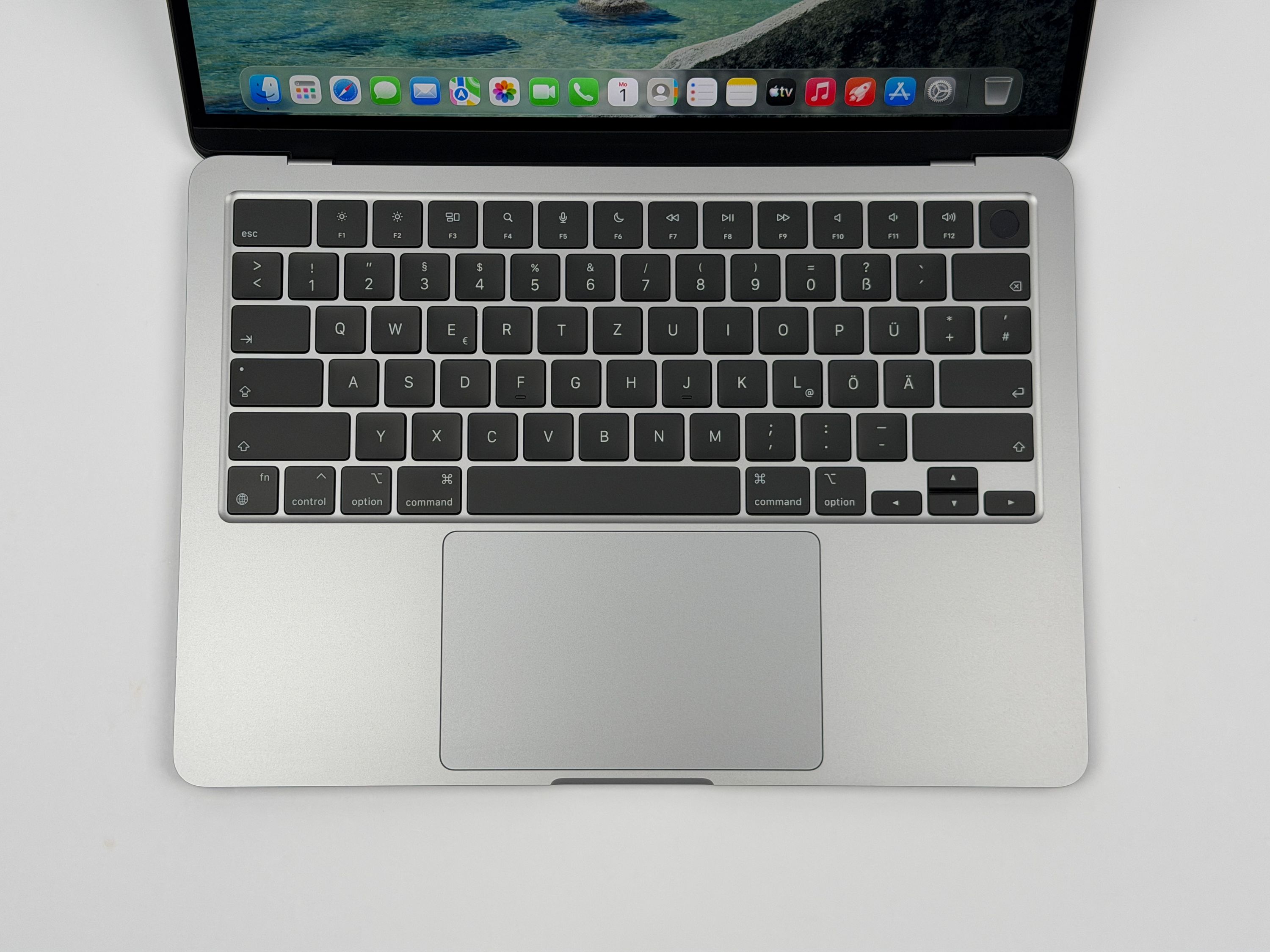 Apple MacBook Air 13,6“ M2 8C CPU 8C GPU 512 GB SSD 8 GB 2022 SPACE GREY