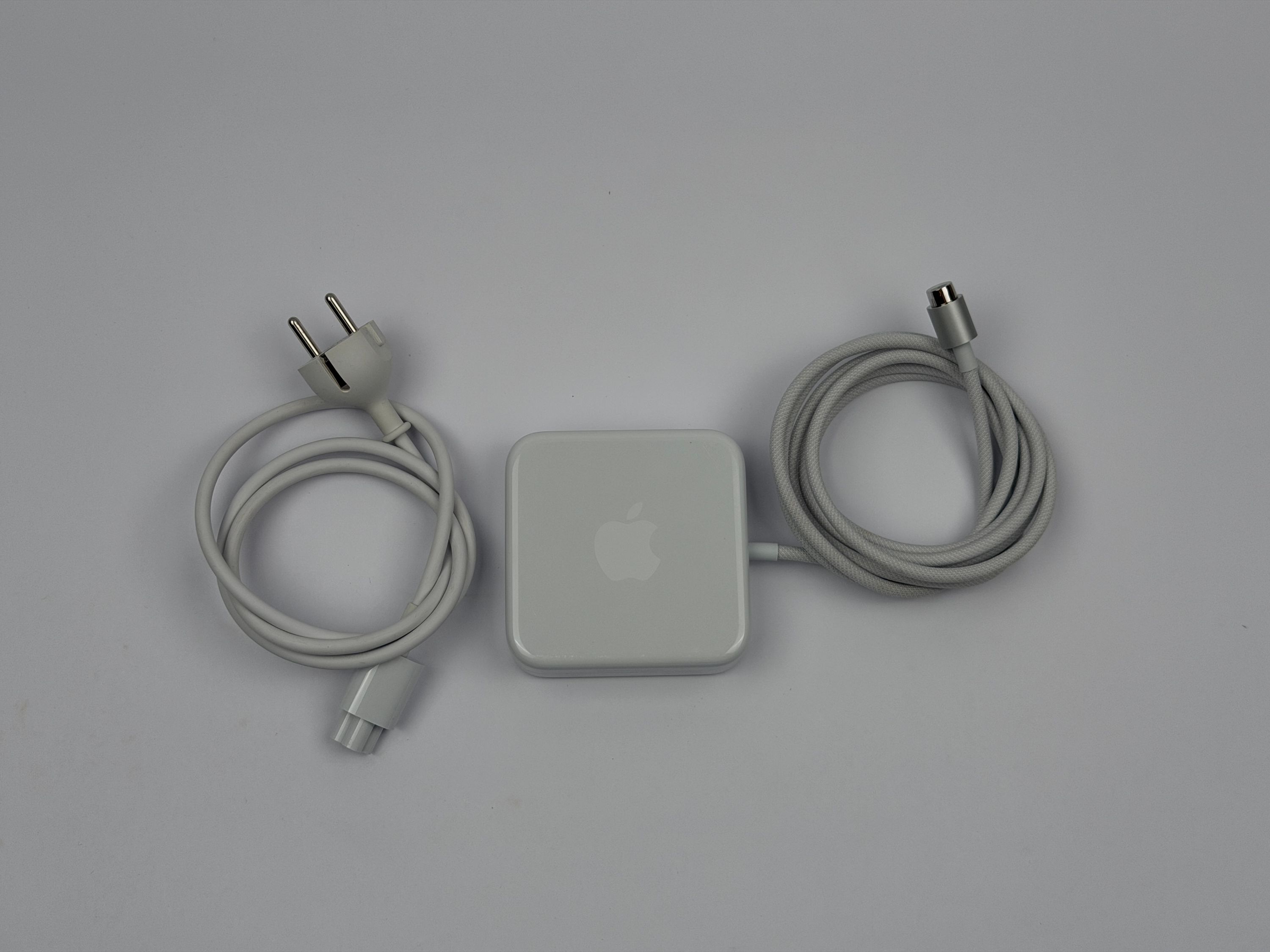Apple iMac 24" M1 8-Core CPU 7-Core GPU 16 GB RAM 256 GB SSD Silber