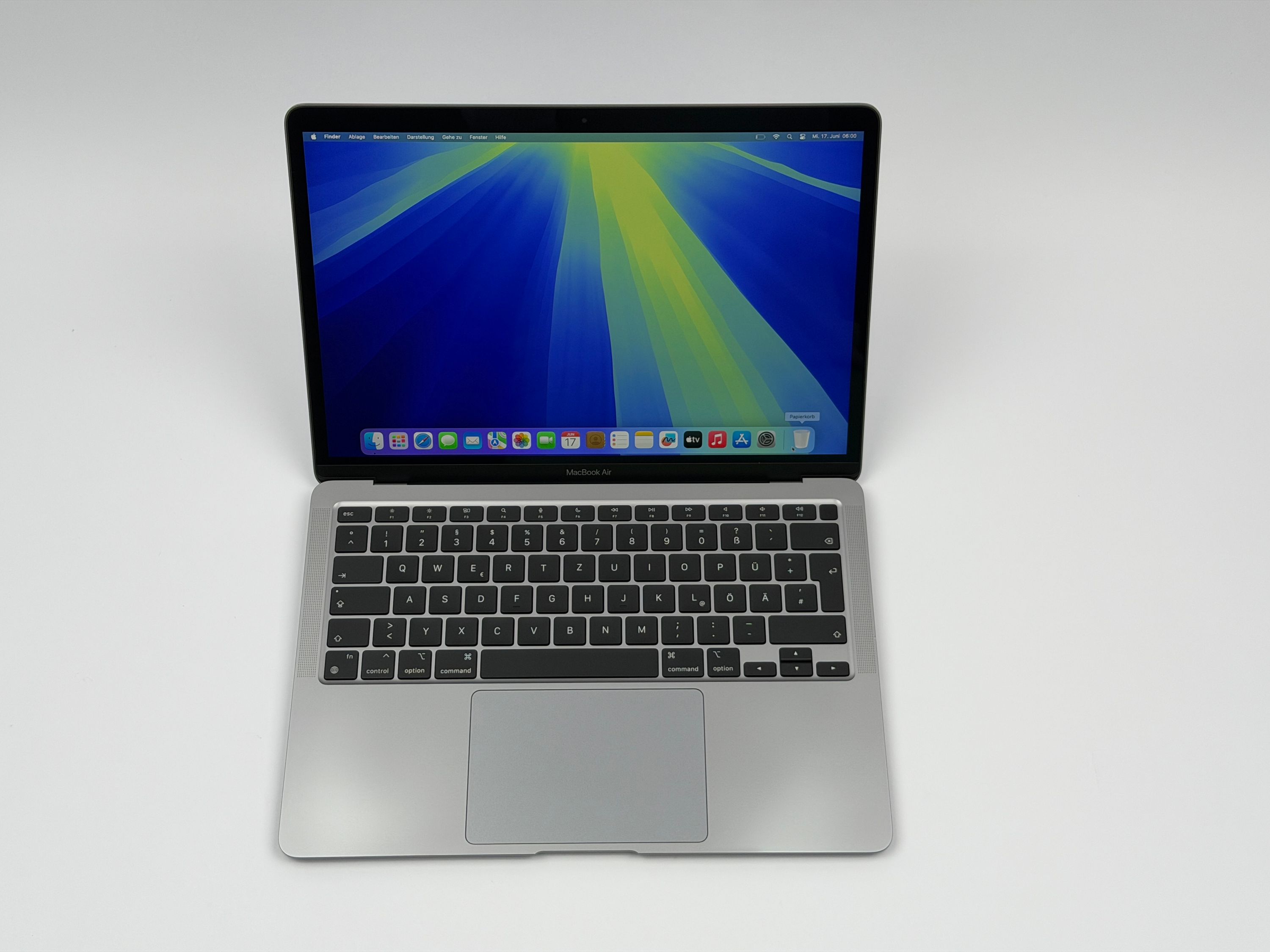 Apple MacBook Air 13,3“ M1 8C CPU 7C GPU 256 GB SSD 8 GB Ram 2020 space grey