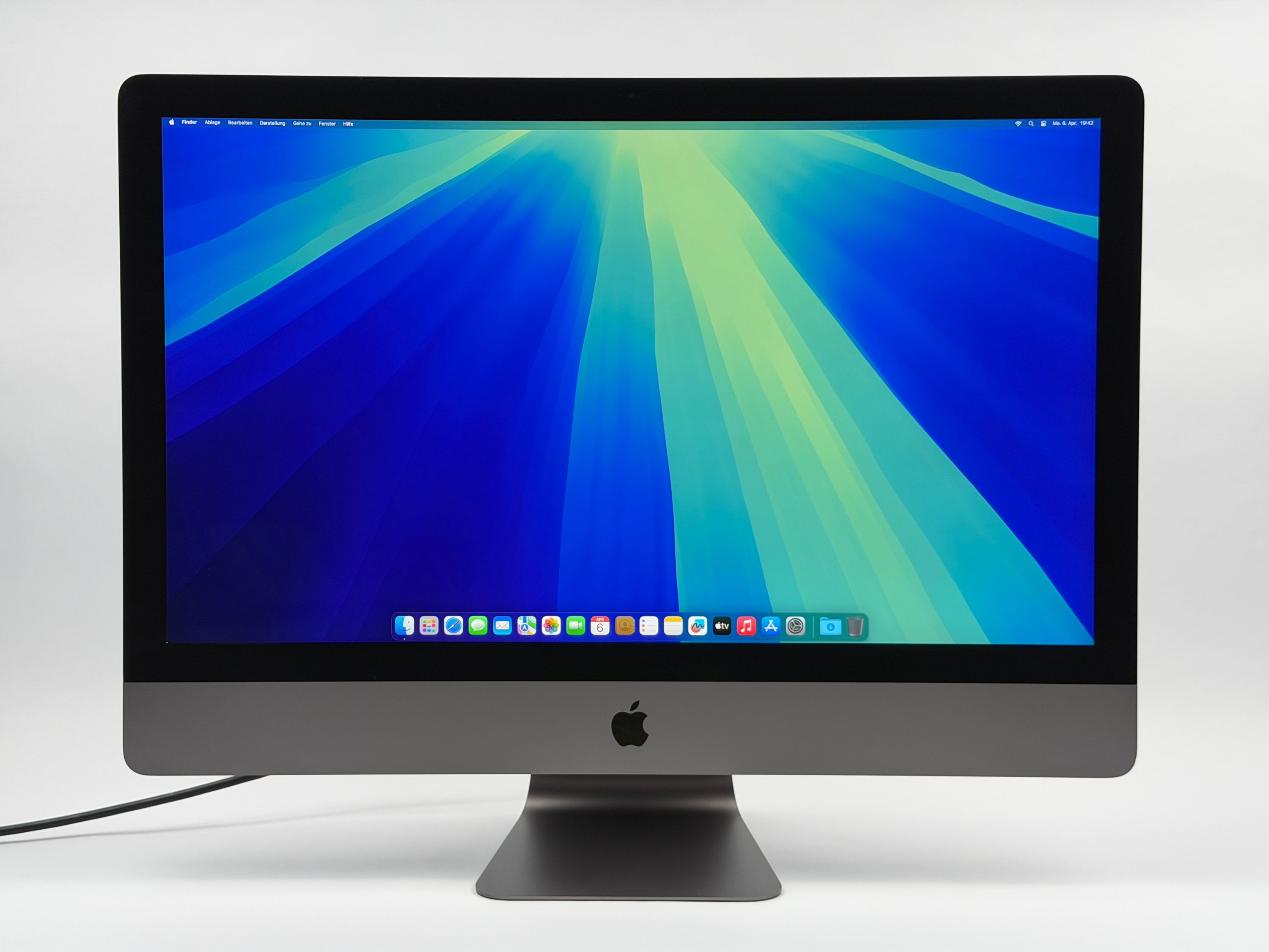 Apple iMac Pro 5K 27“ XEON 18-Core 2,3 Ghz 128 GB Ram 1 TB SSD VEGA 64 16 GB