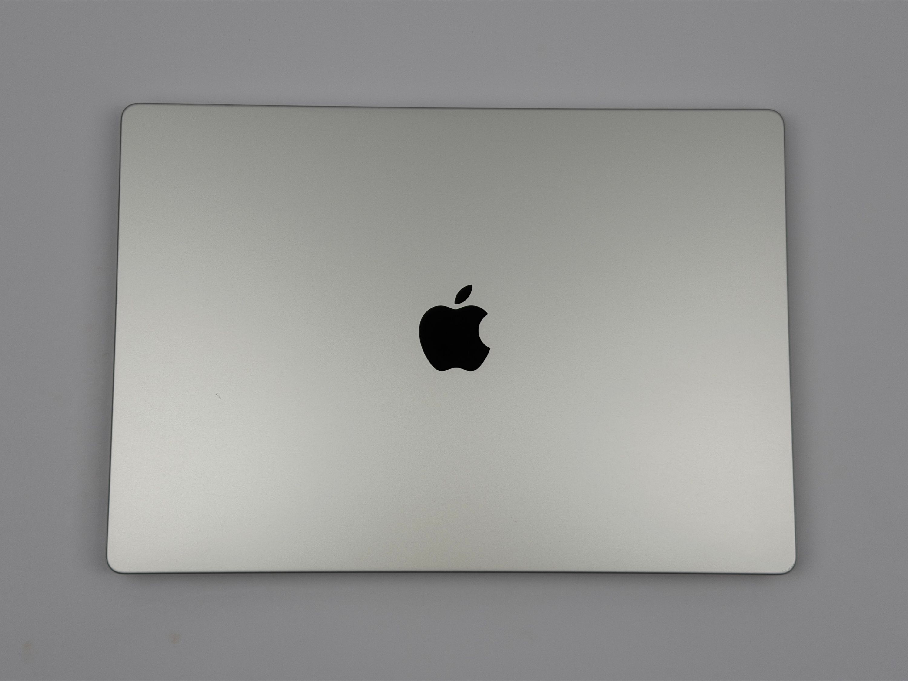 Apple MacBook Pro 16“ M1 MAX 10C CPU 24C GPU 512 GB SSD 32 GB Ram 2021 SILBER