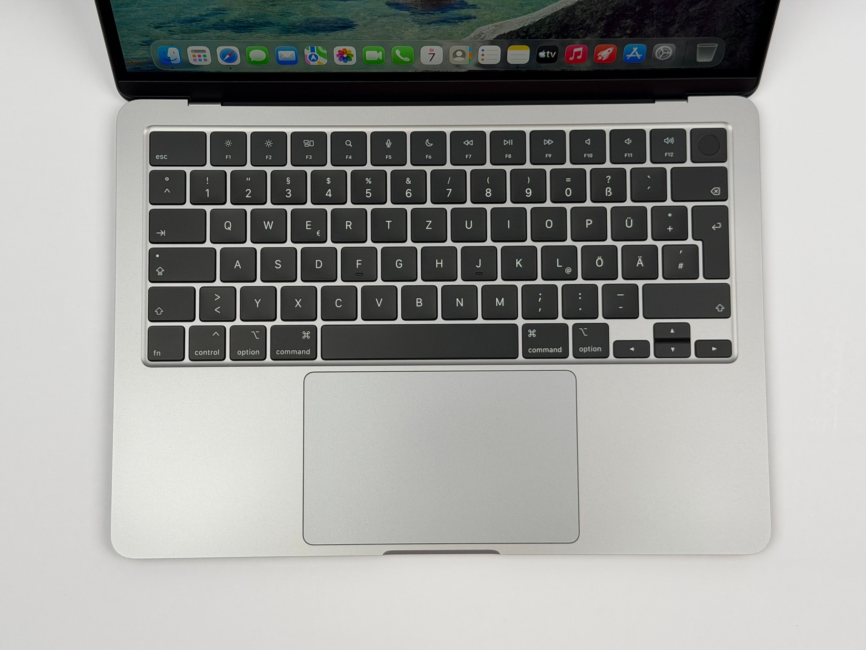 Apple MacBook Air 13,3“ M2 8C CPU 8C GPU 256 GB SSD 16 GB 2022 Space Grey