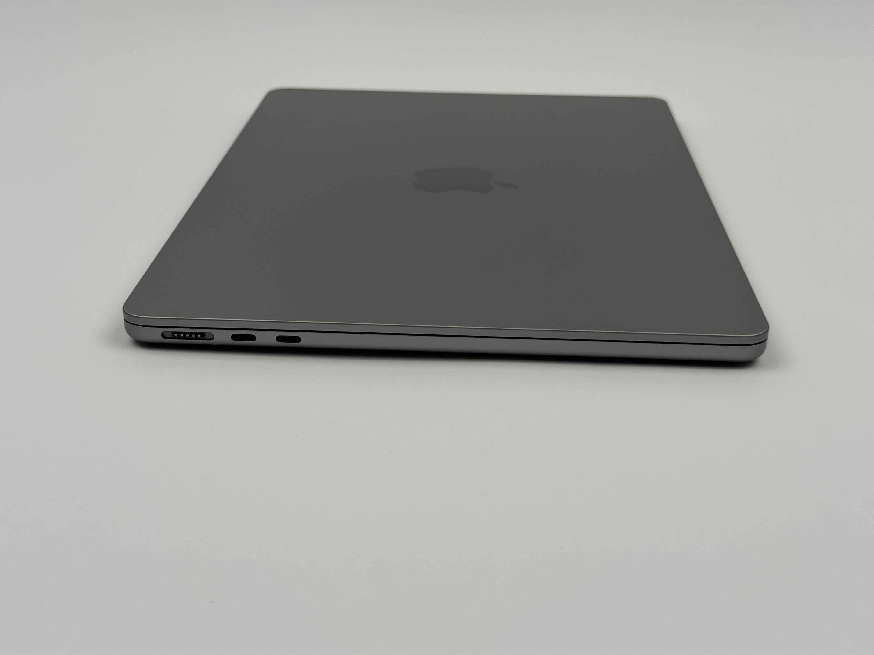 Apple MacBook Air 13,6“ M2 8C CPU 10C GPU 1 TB SSD 24 GB 2022 SPACE GREY