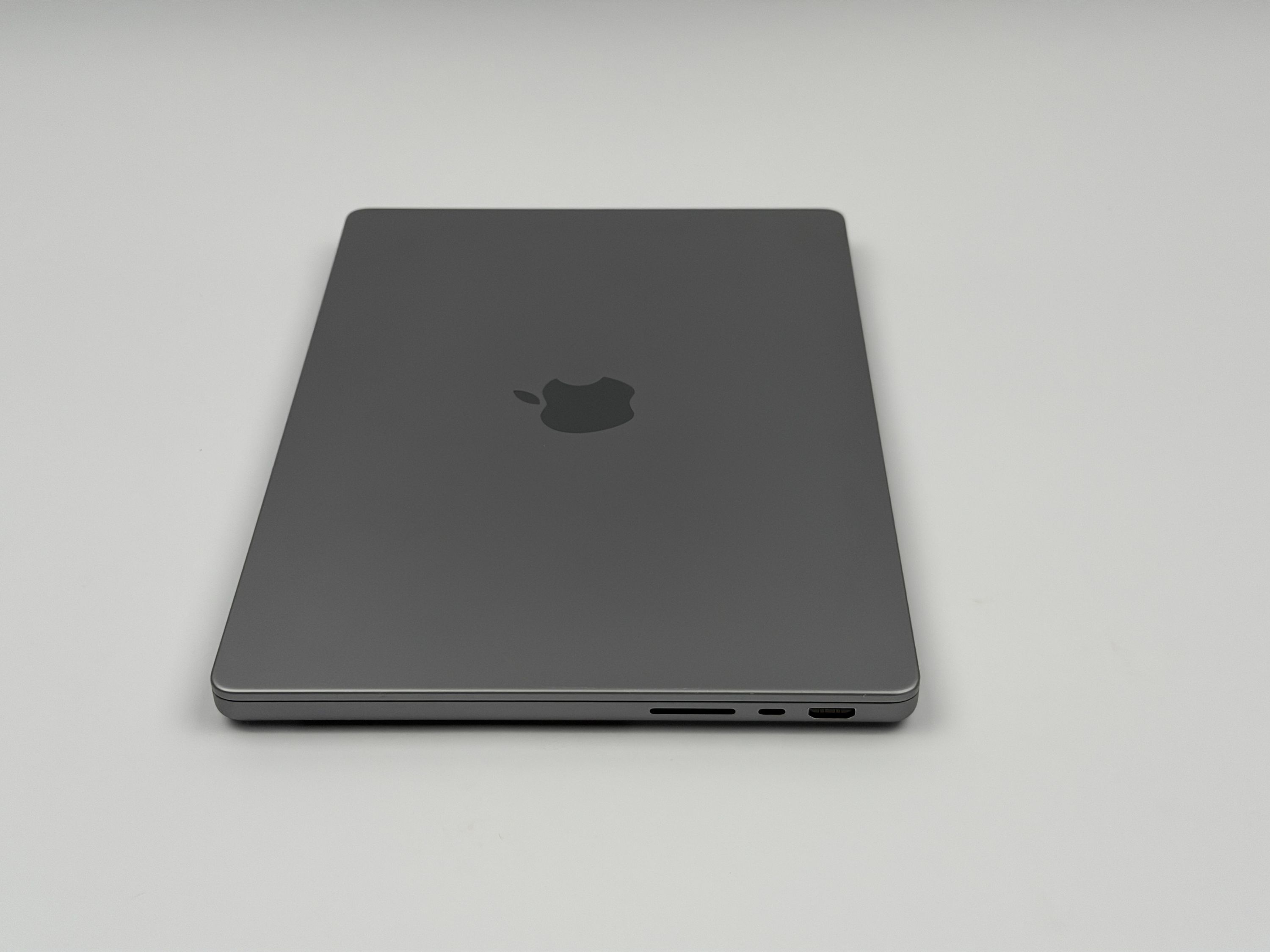 Apple MacBook Pro 14“ M2 PRO 10C CPU 16C GPU 512 GB SSD 16 GB Ram 2023 SPACE GREY