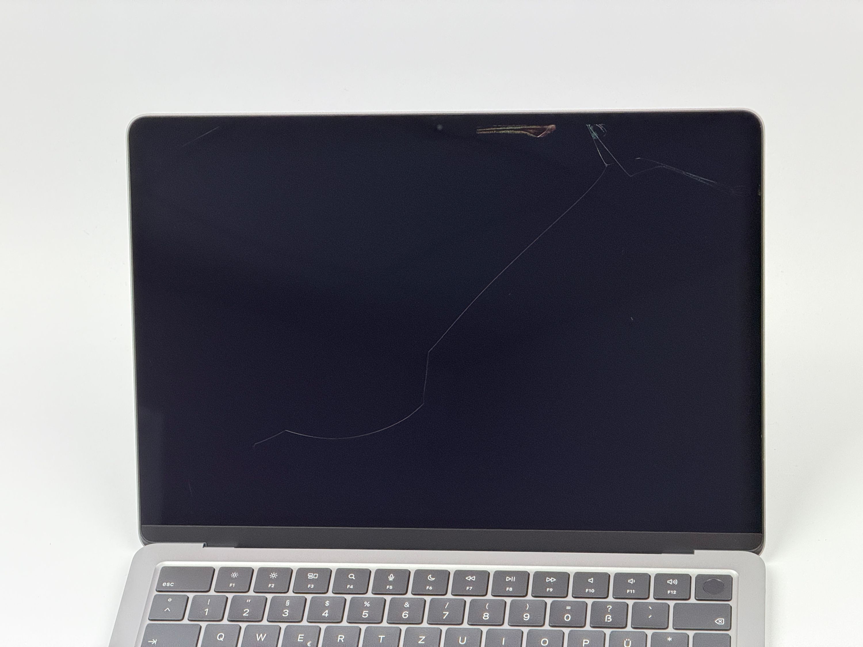 Apple MacBook Air 13,3“ M2 8C CPU 8C GPU 512 GB SSD 16 GB 2022 SPACE GREY DISPLAYBRUCH