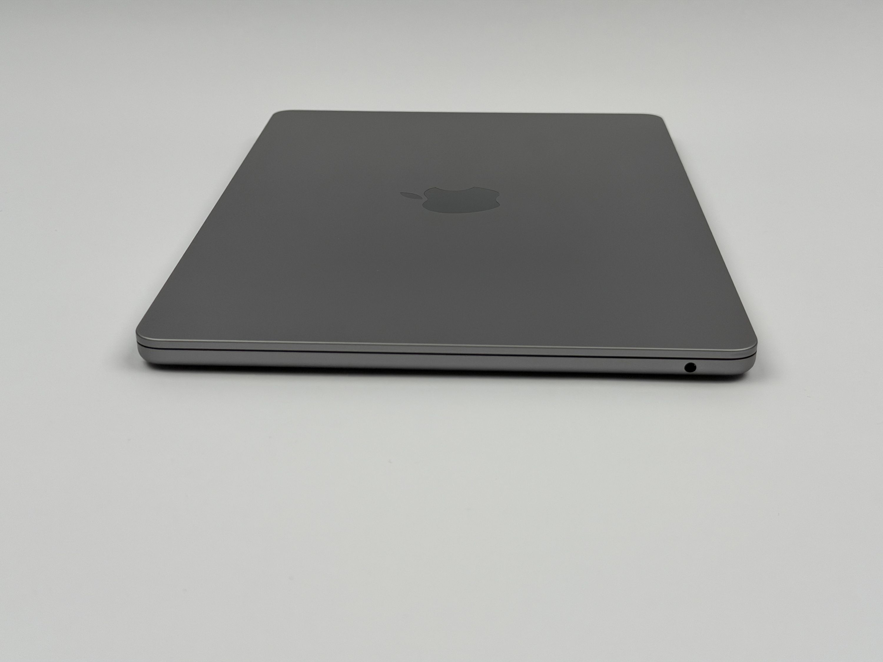 Apple MacBook Air 13,6“ M2 8C CPU 10C GPU 1 TB SSD 24 GB 2022 SPACE GREY