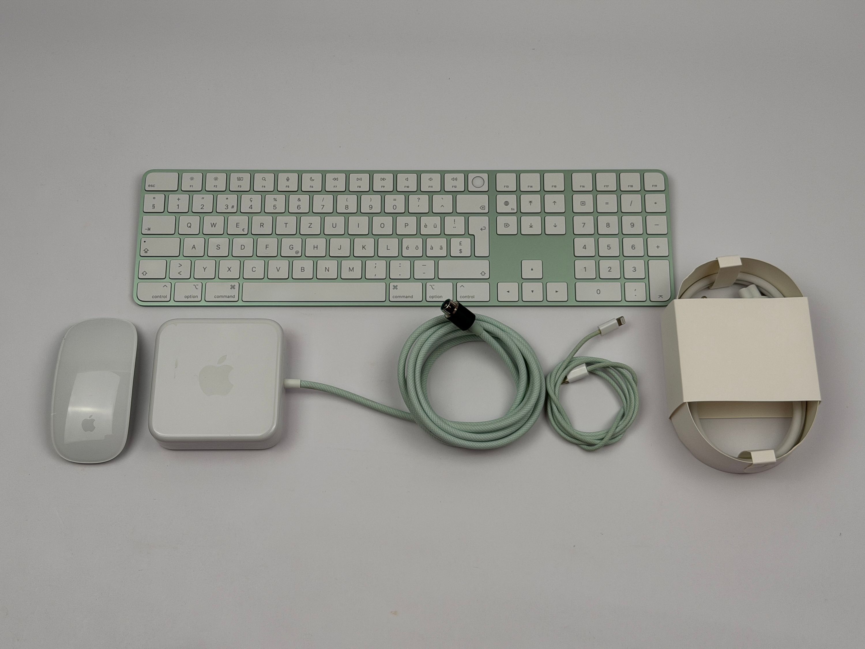 Apple iMac 24" M1 8-Core CPU 8-Core GPU 16 GB RAM 256 GB SSD Grün