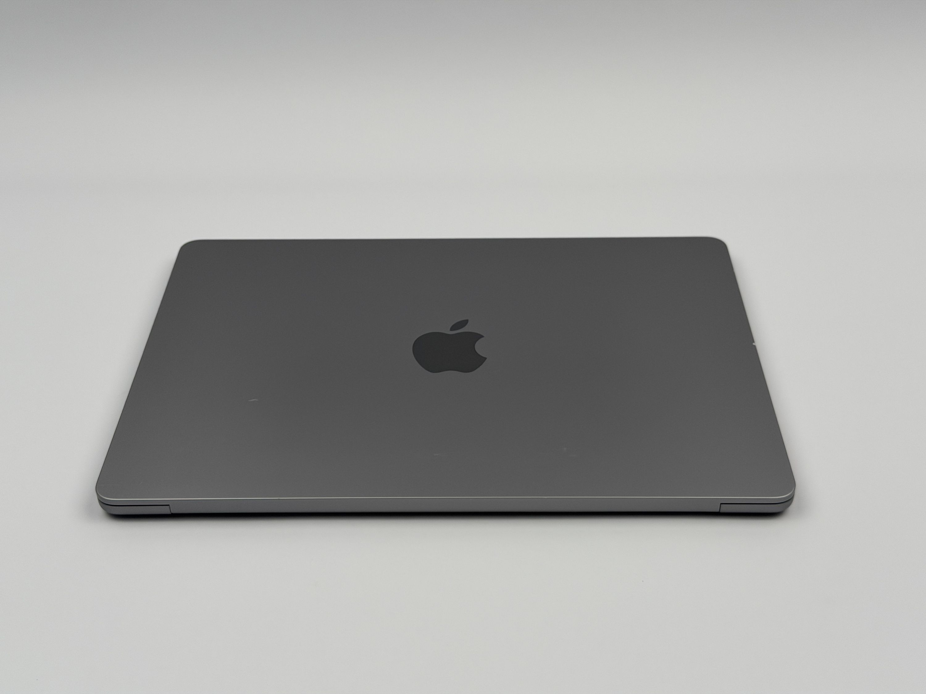 Apple MacBook Air 13,3“ M2 8C CPU 8C GPU 256 GB SSD 16 GB 2022 Space Grey