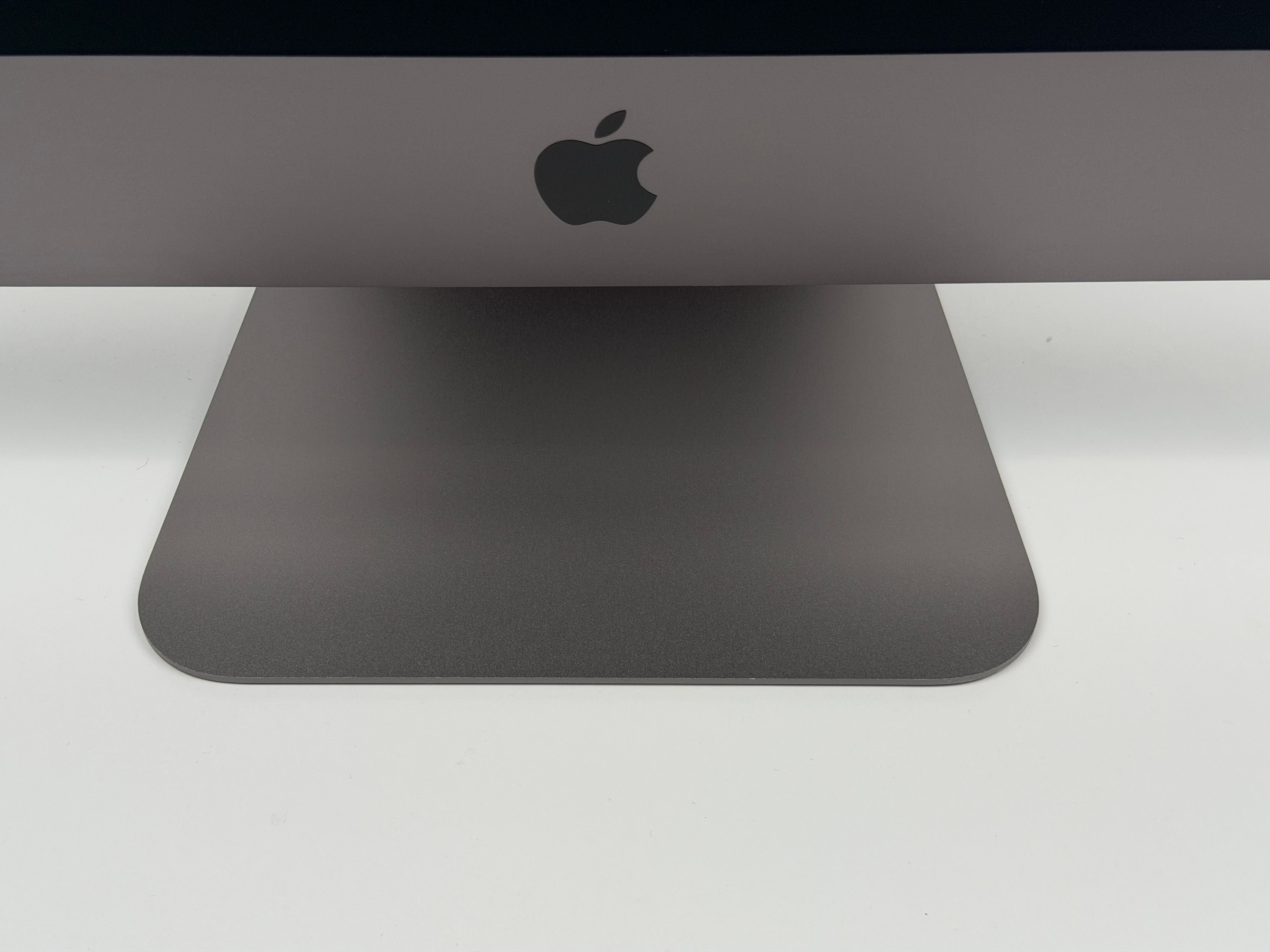 Apple iMac Pro 5K 27“ XEON 10-Core 3,0 Ghz 64 GB Ram 1 TB SSD VEGA 64 16 GB