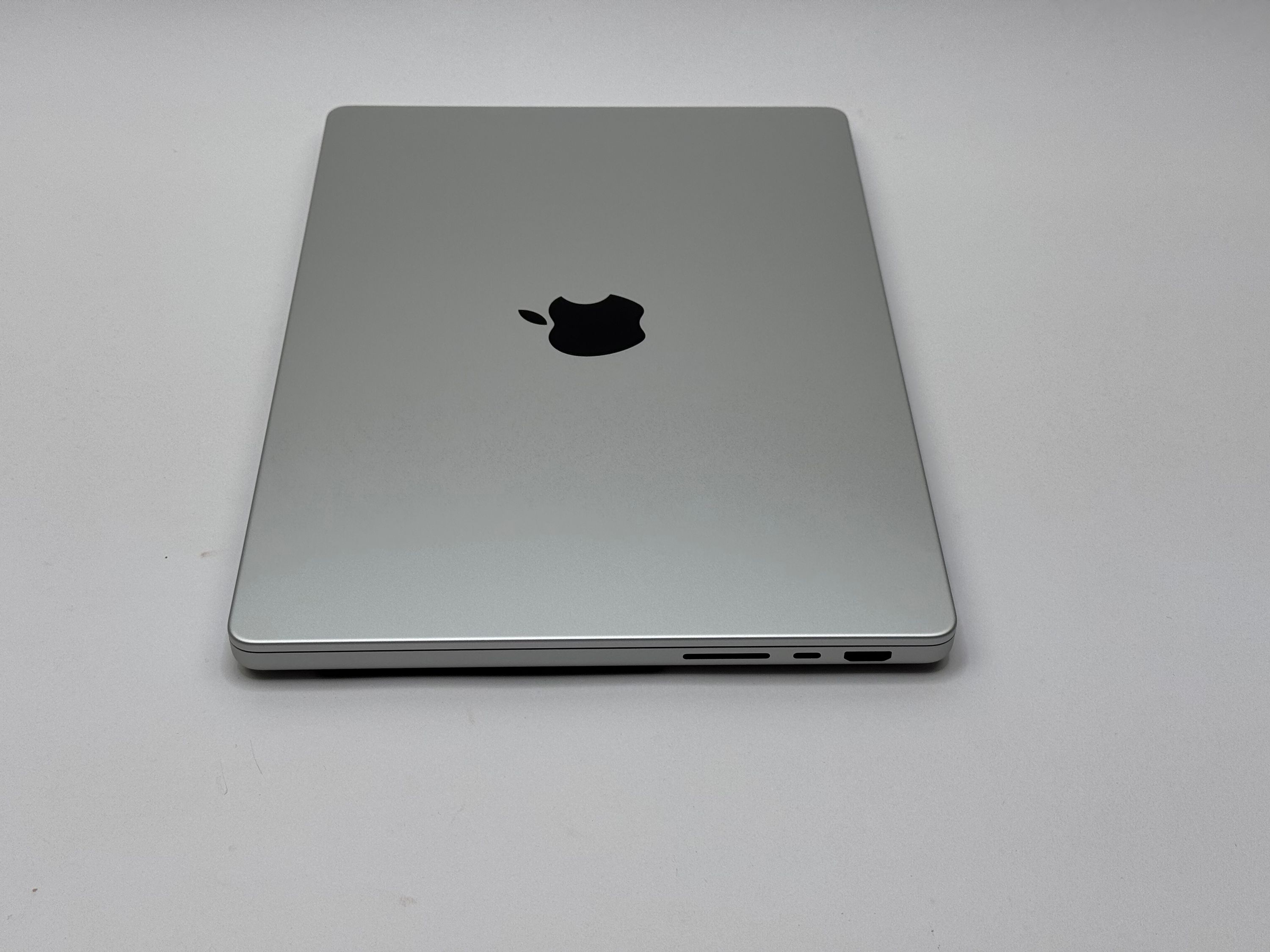Apple MacBook Pro 14“ M2 PRO 10C CPU 16C GPU 512 GB SSD 16 GB Ram 2023 SILBER