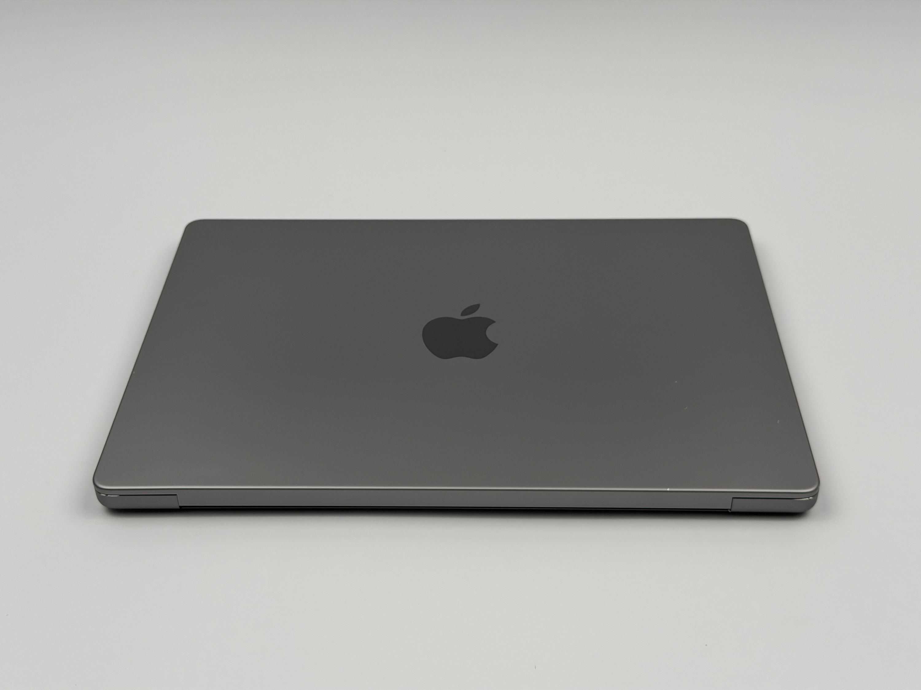 Apple MacBook Pro 14“ M2 PRO 10C CPU 16C GPU 512 GB SSD 16 GB Ram 2023 SPACE GREY