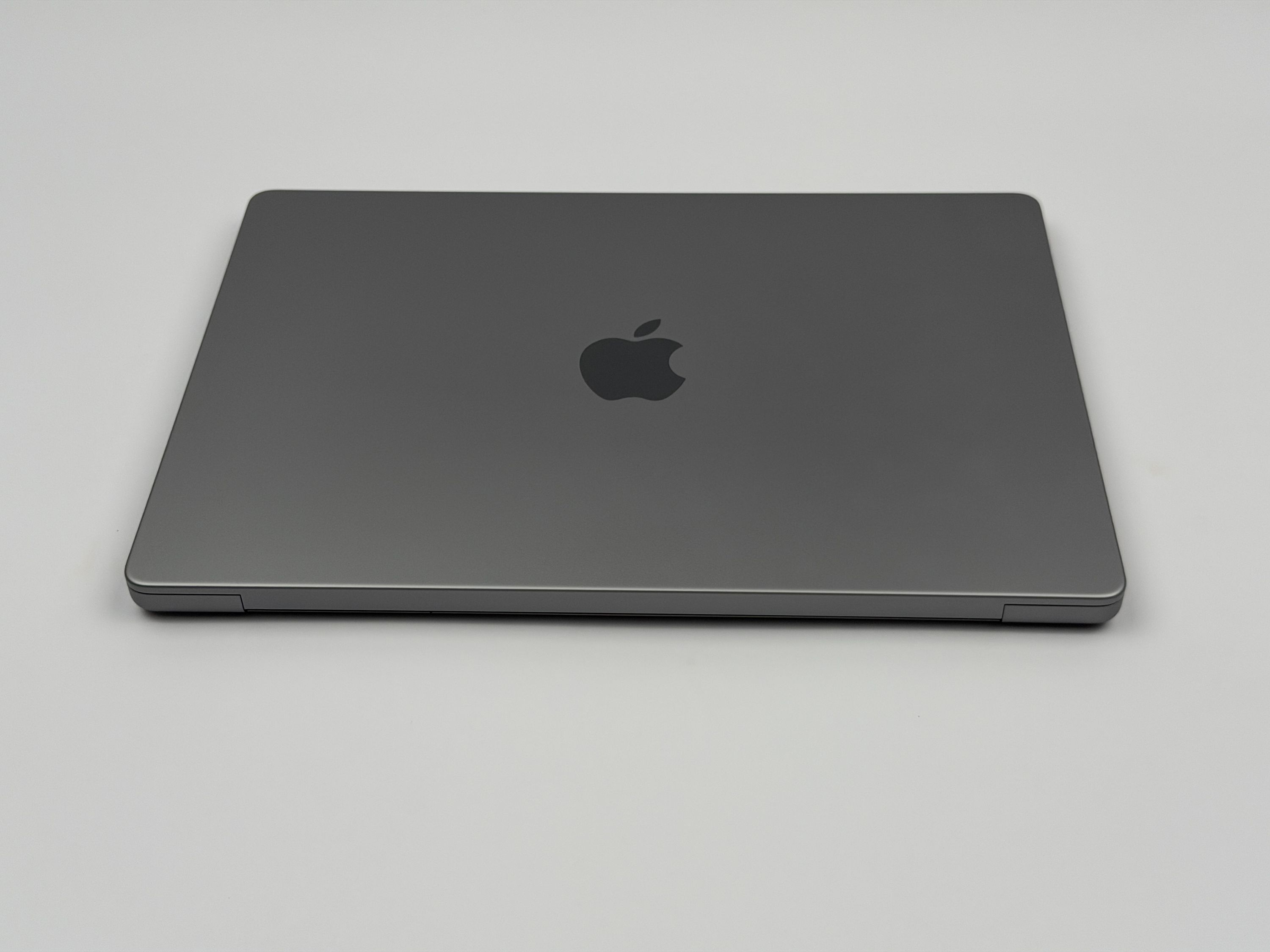 Apple MacBook Pro 14“ M2 PRO 10C CPU 16C GPU 512 GB SSD 16 GB Ram 2023 SPACE GREY