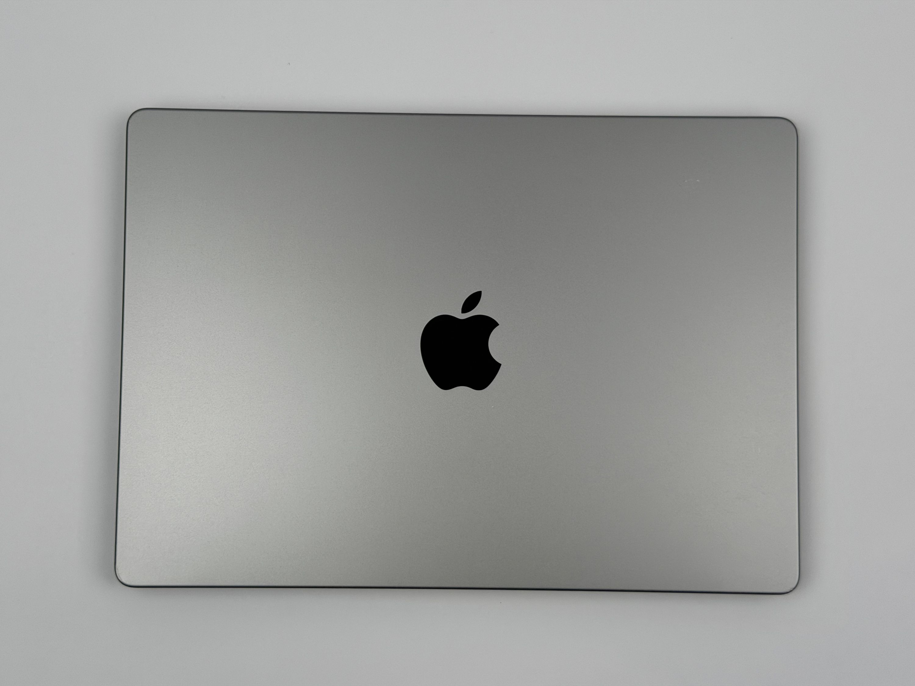 Apple MacBook Pro 14“ M3 8C CPU 10C GPU 512 GB SSD 8 GB Ram 2023 SPACE GREY