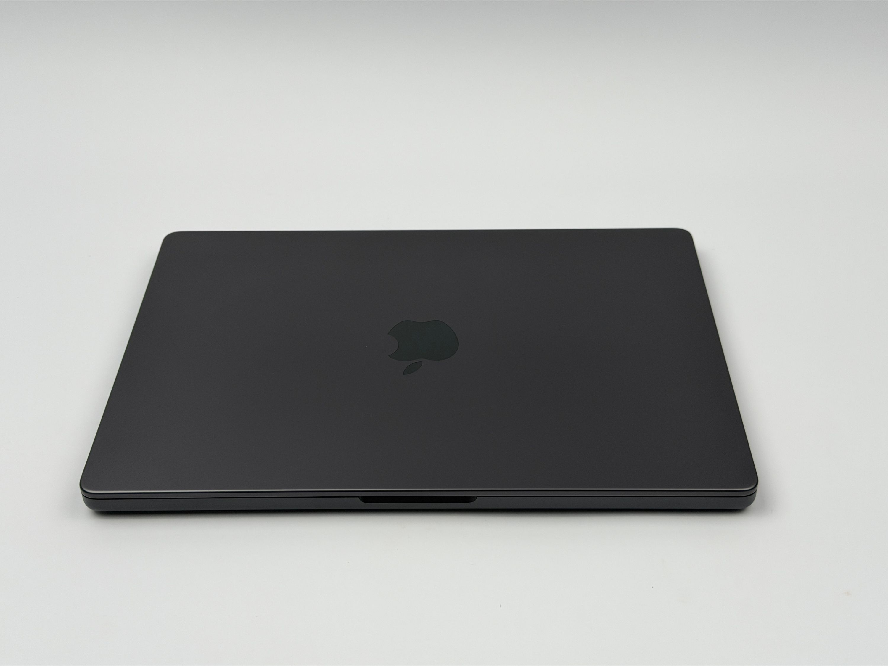 Apple MacBook Pro 14“ M4 10C CPU 10C GPU 512 GB SSD 16 GB Ram 2024 SPACE BLACK