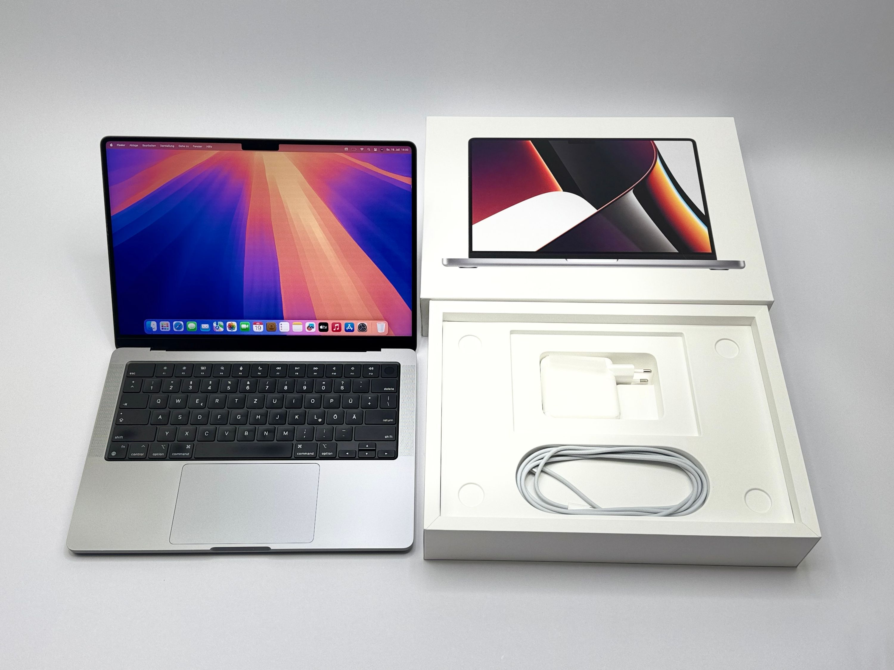 Apple MacBook Pro 14“ M1 PRO 8C CPU 14C GPU 1 TB SSD 16 GB Ram 2021 SPACE GREY Teildefekt