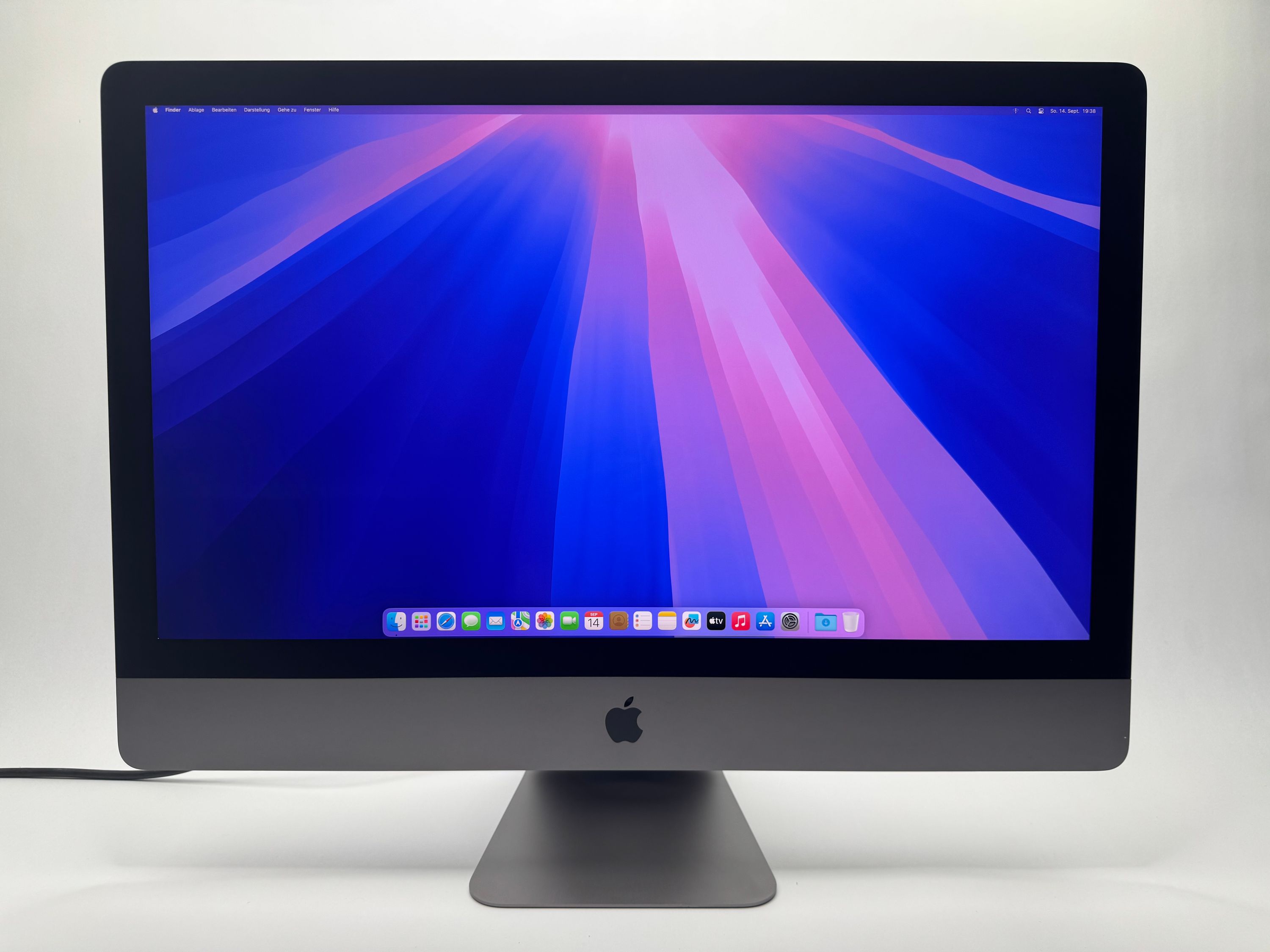 iMac Pro Xeon W 128GBメモリー 2TB SSD Vega64 Apple iMac Pro Xeon 2,3GHz/128GB/4TB/Mac OS Pro Vega 64