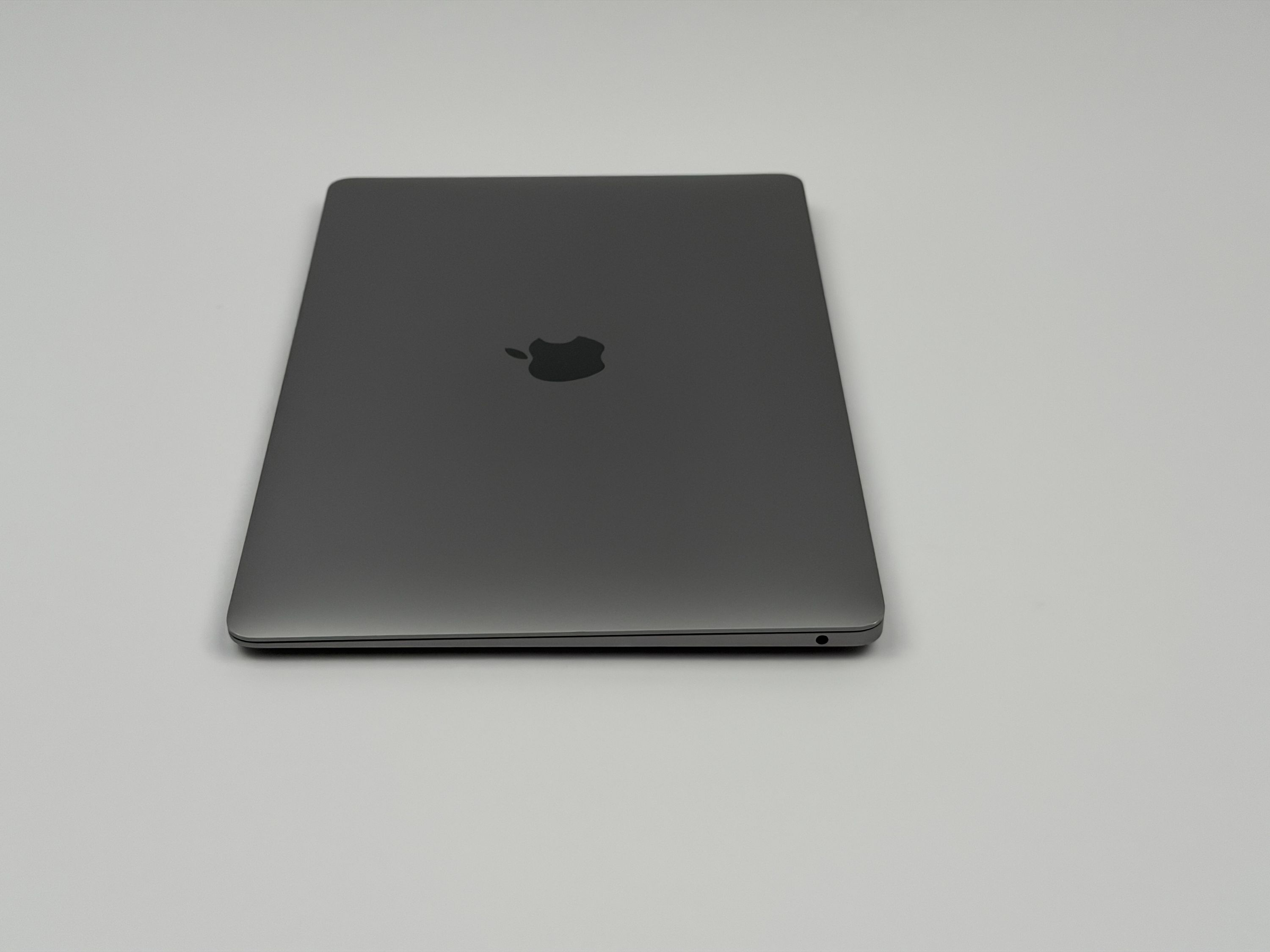 Apple MacBook Air 13,3“ M1 8C CPU 7C GPU 256 GB SSD 8 GB Ram 2020 space grey