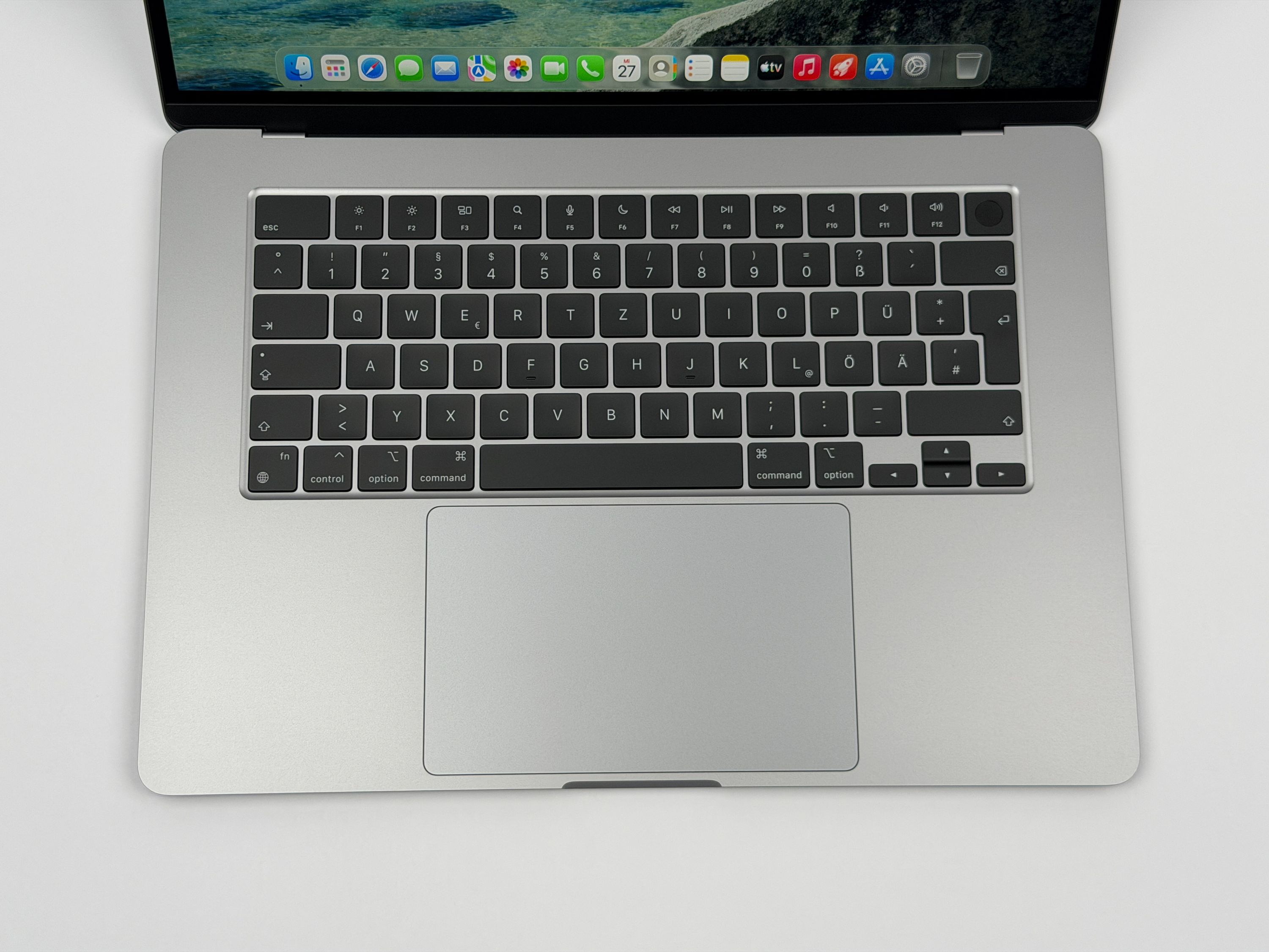 Apple MacBook Air 15,3“ M2 8C CPU 10C GPU 512 GB SSD 16 GB 2023 Space Grey Teildefekt