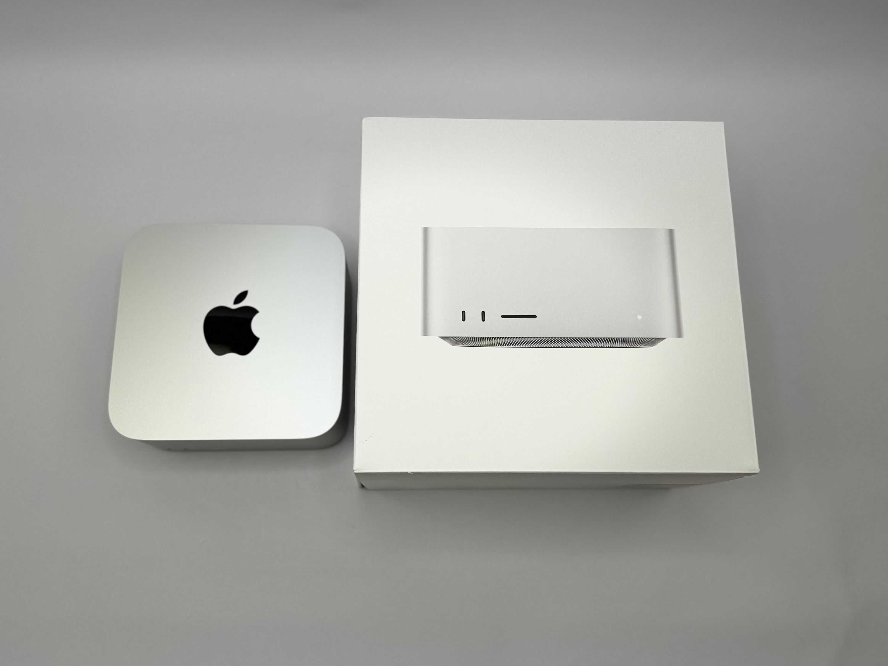 Apple Mac Studio M1 Max 10-Core CPU 24-Core GPU 32GB RAM 1 TB SSD SILBER