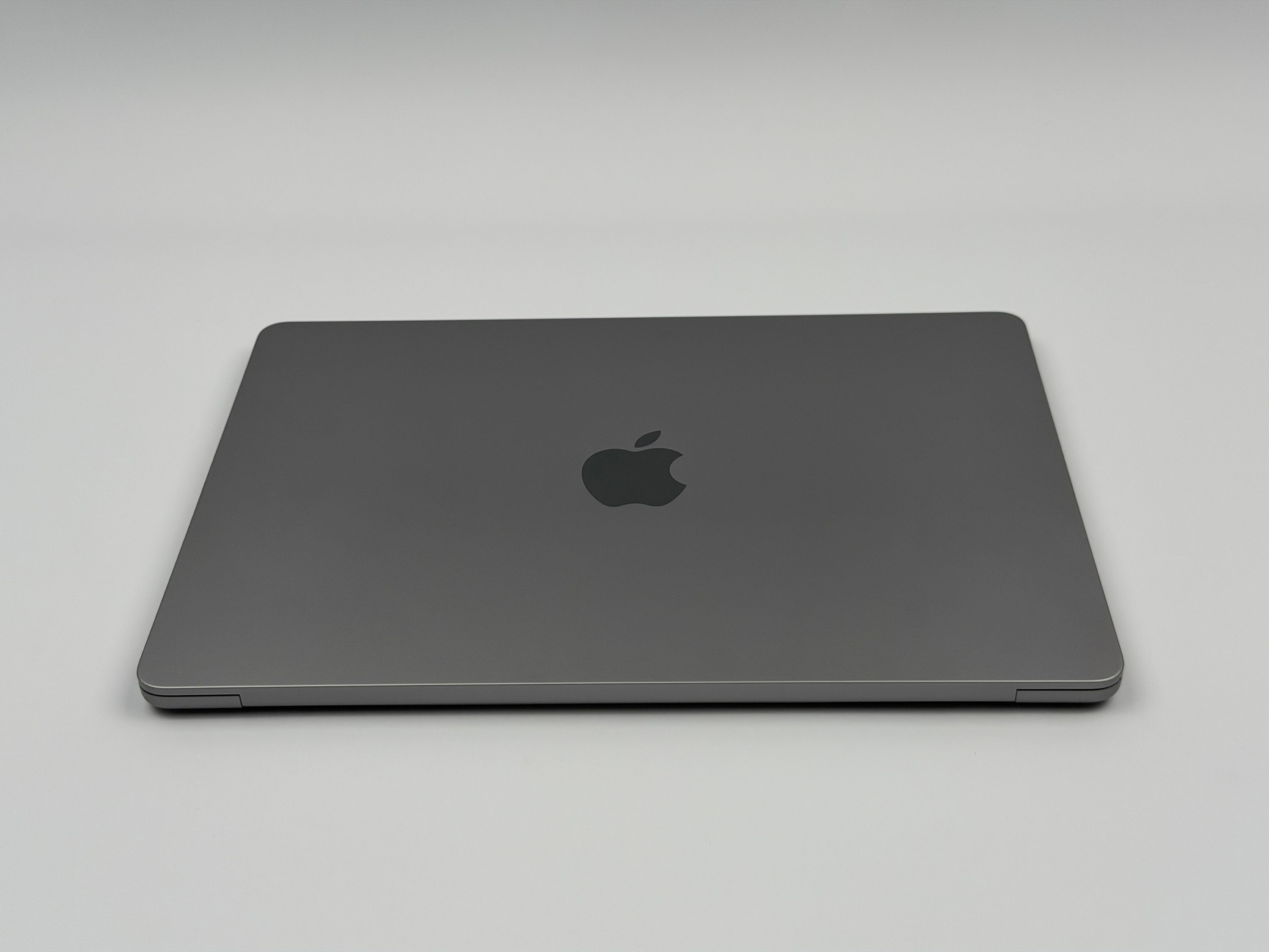Apple MacBook Air 13,3“ M2 8C CPU 8C GPU 256 GB SSD 16 GB 2022 Space Grey