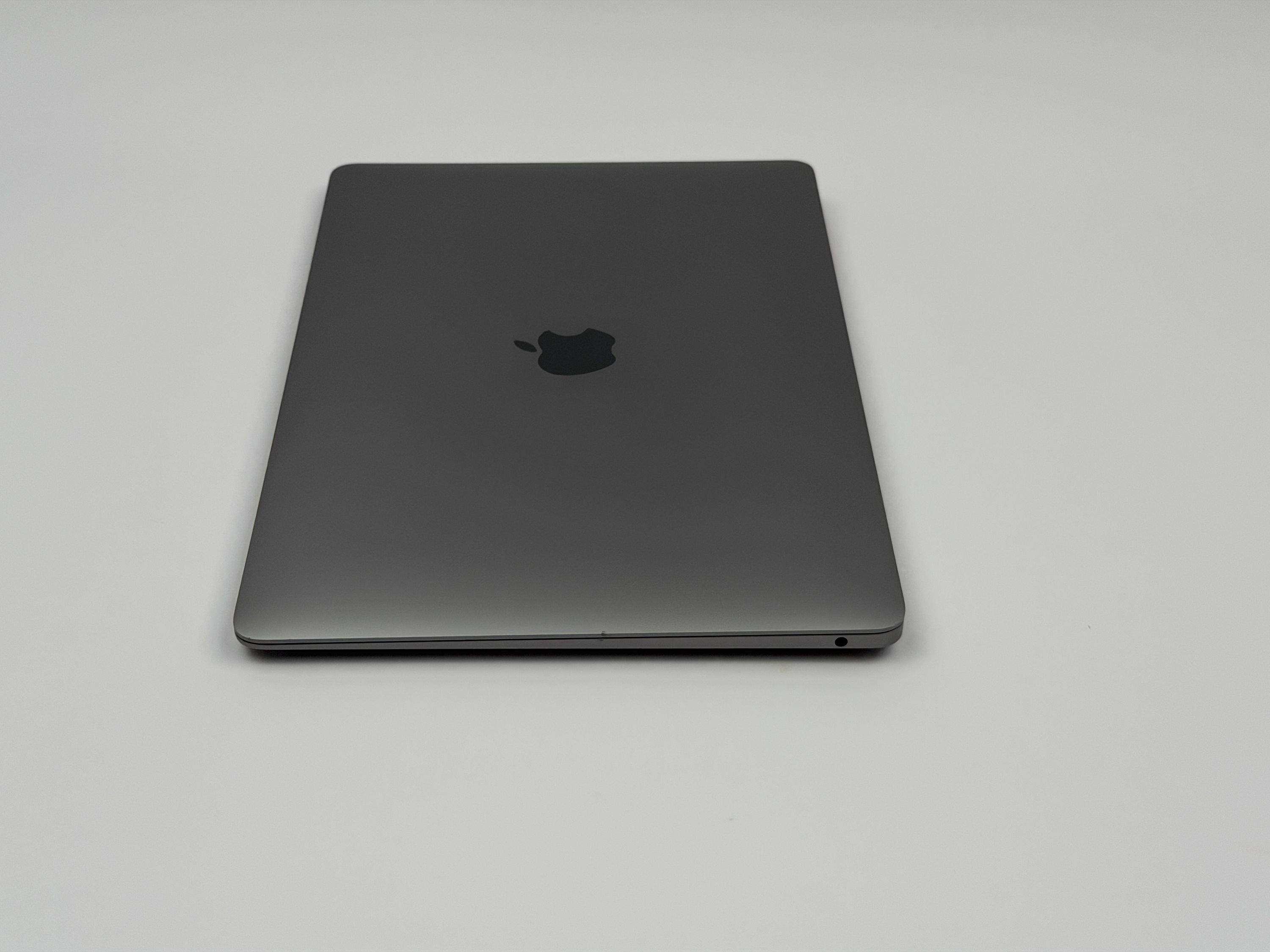 Apple MacBook Air 13,3“ M1 8C CPU 7C GPU 256 GB SSD 8 GB Ram 2020 space grey