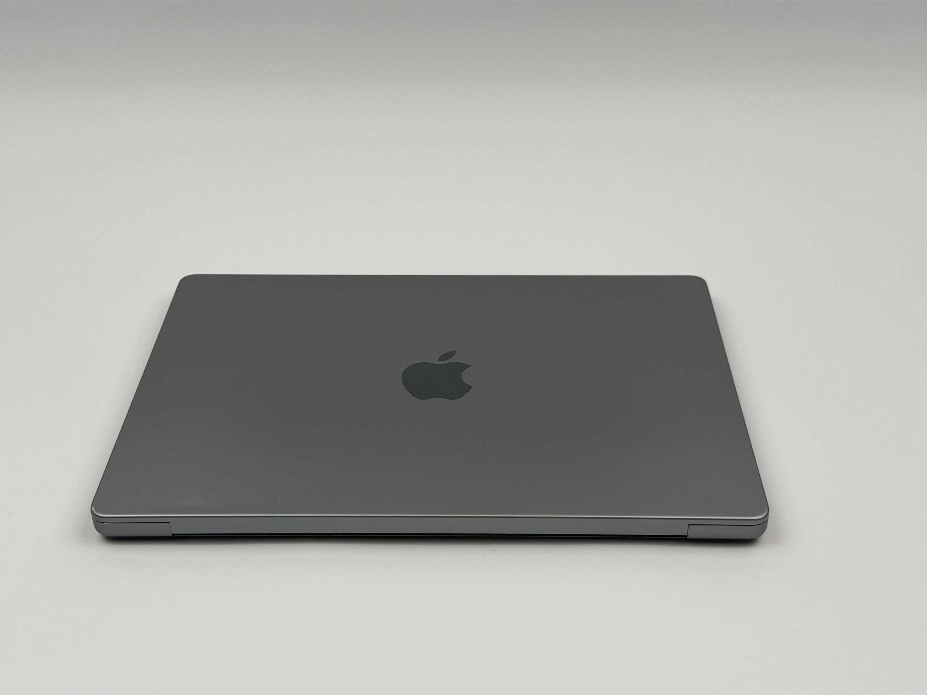 Apple MacBook Pro 14“ M2 MAX 12C CPU 30C GPU 512 GB SSD 32 GB Ram 2023 SPACE GREY
