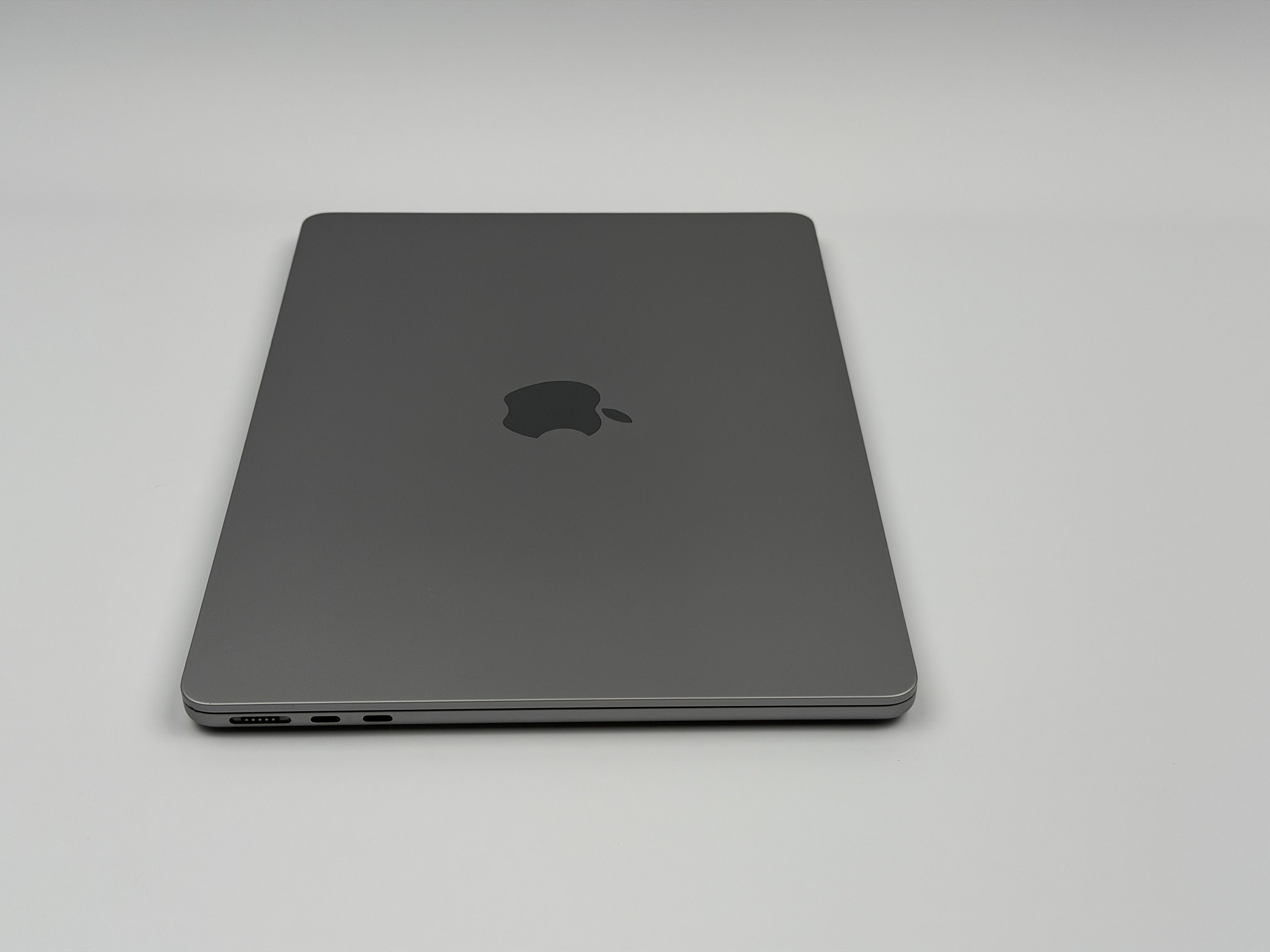 Apple MacBook Air 13,3“ M2 8C CPU 8C GPU 256 GB SSD 16 GB 2022 Space Grey