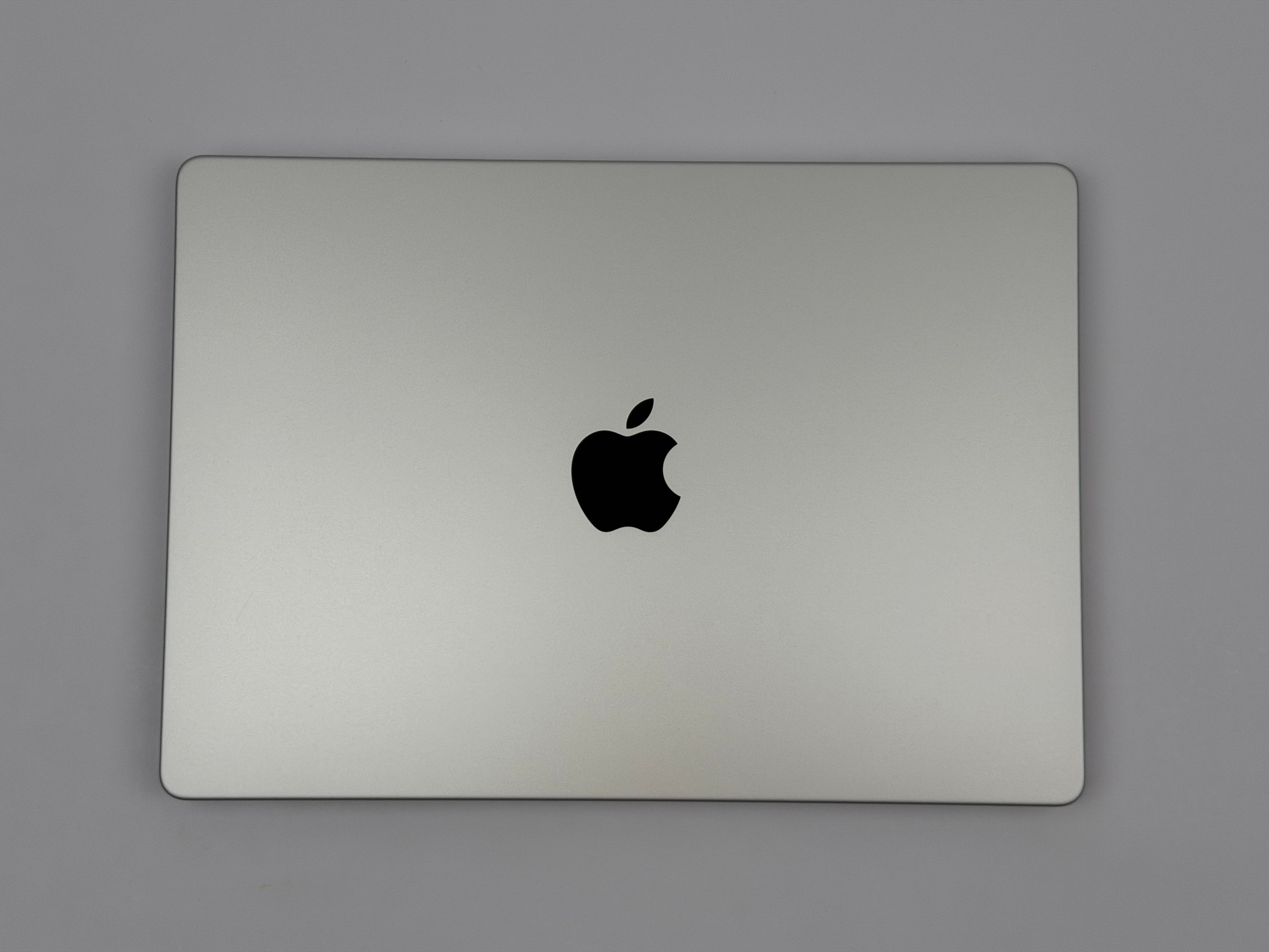 Apple MacBook Pro 14“ M3 8C CPU 10C GPU 512 GB SSD 8 GB Ram 2023 SILBER