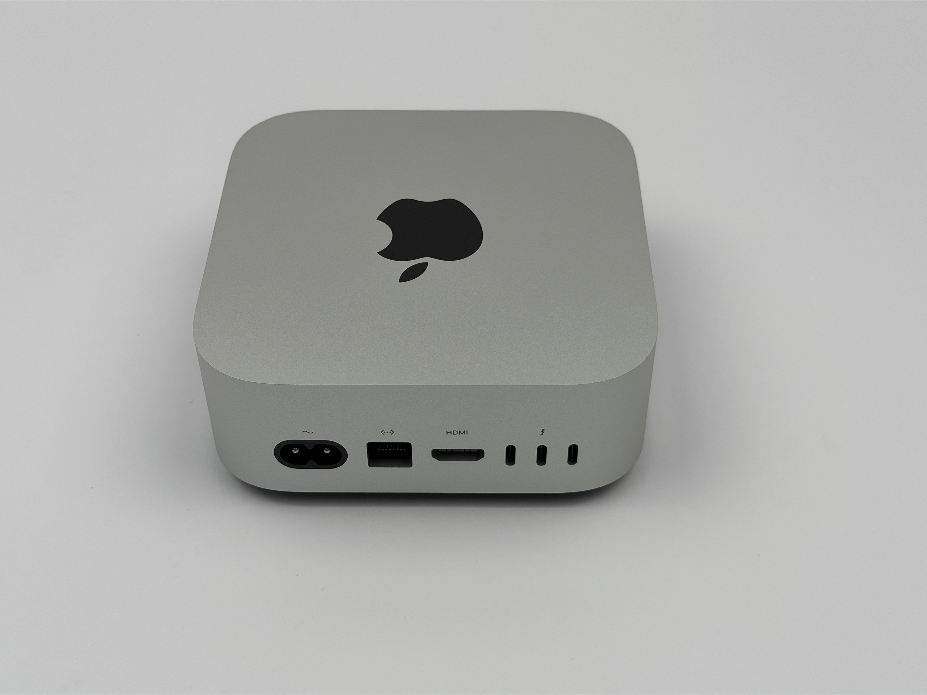 Apple Mac Mini M4 10-Core CPU 10-Core GPU 16 GB RAM 256 GB SSD SILBER 2024