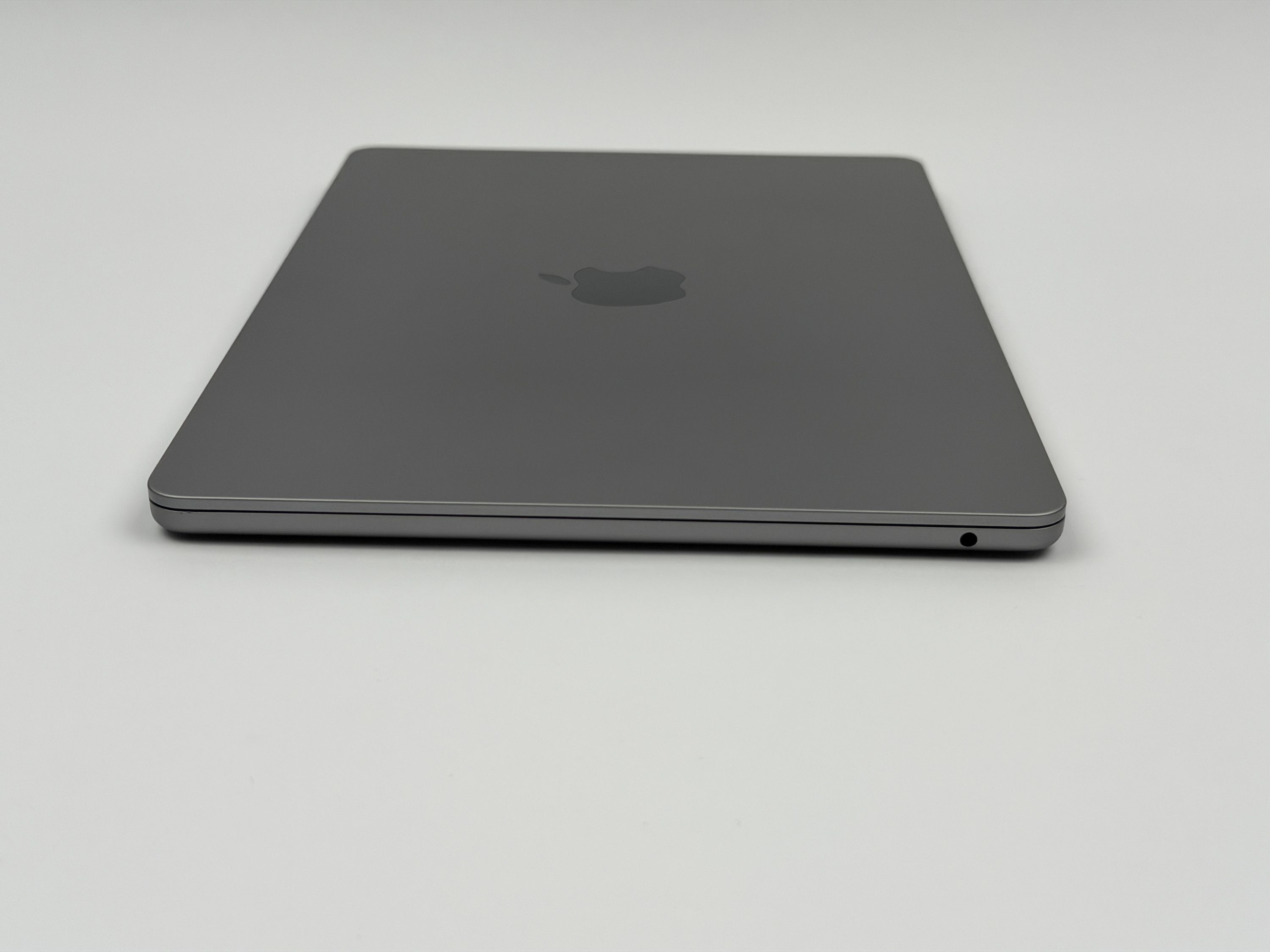 Apple MacBook Air 13,6“ M2 8C CPU 10C GPU 1 TB SSD 24 GB 2022 SPACE GREY