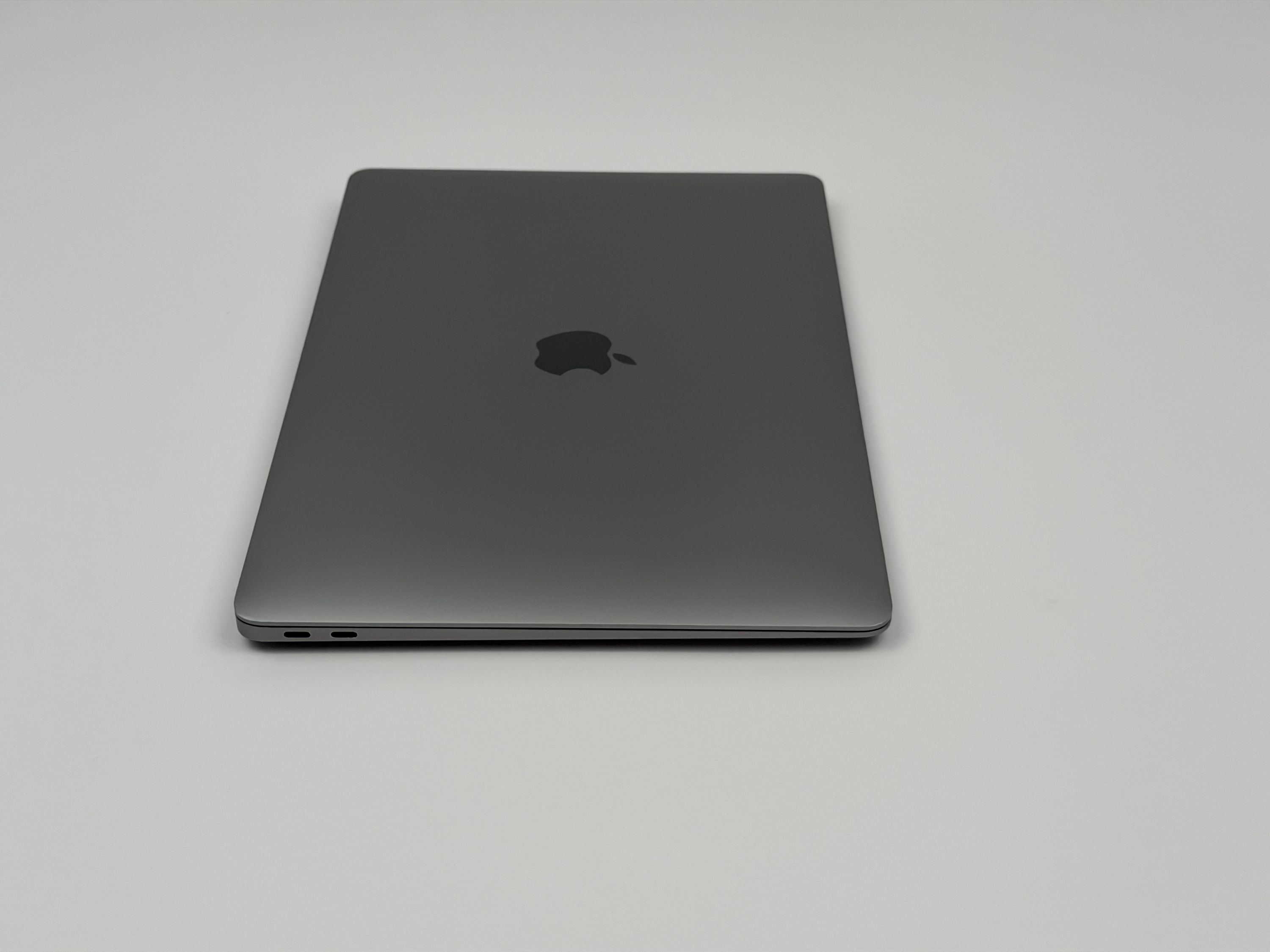 Apple MacBook Air 13,3“ M1 8C CPU 7C GPU 256 GB SSD 8 GB Ram 2020 space grey