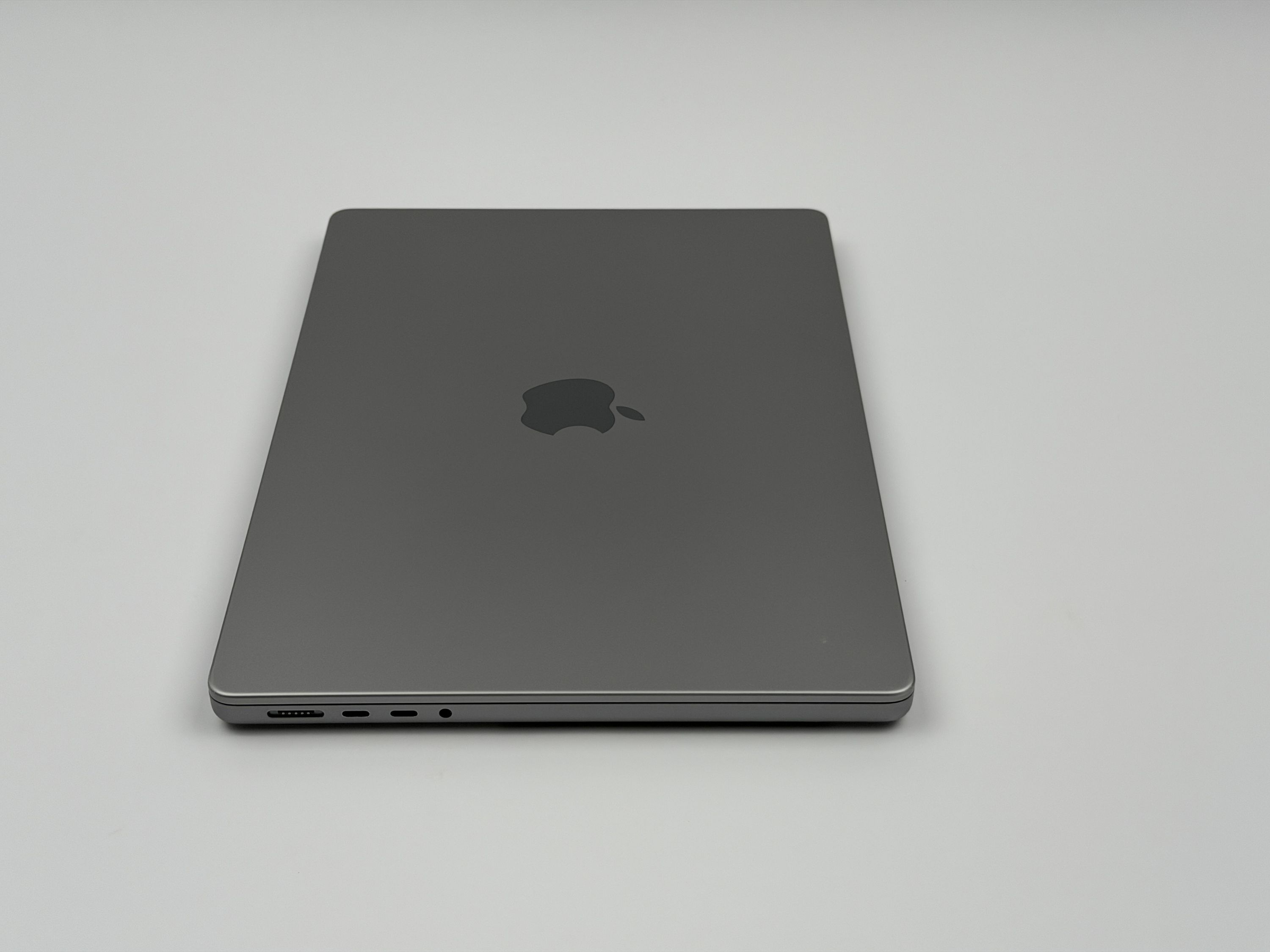 Apple MacBook Pro 14“ M1 PRO 10C CPU 16C GPU 512 GB SSD 16 GB Ram 2021 SPACE GREY