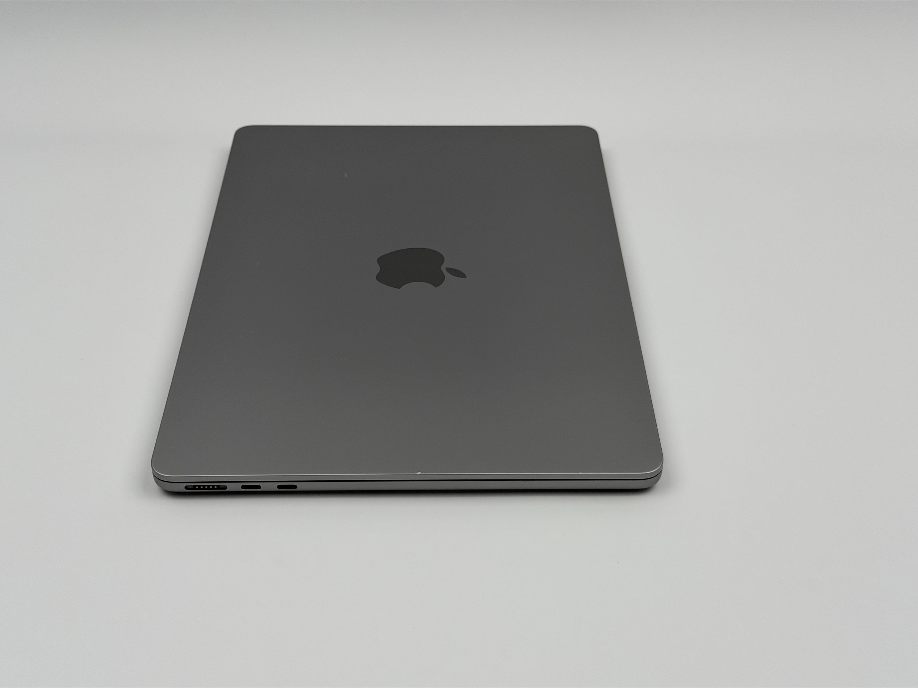 Apple MacBook Air 13,3“ M2 8C CPU 8C GPU 256 GB SSD 16 GB 2022 Space Grey