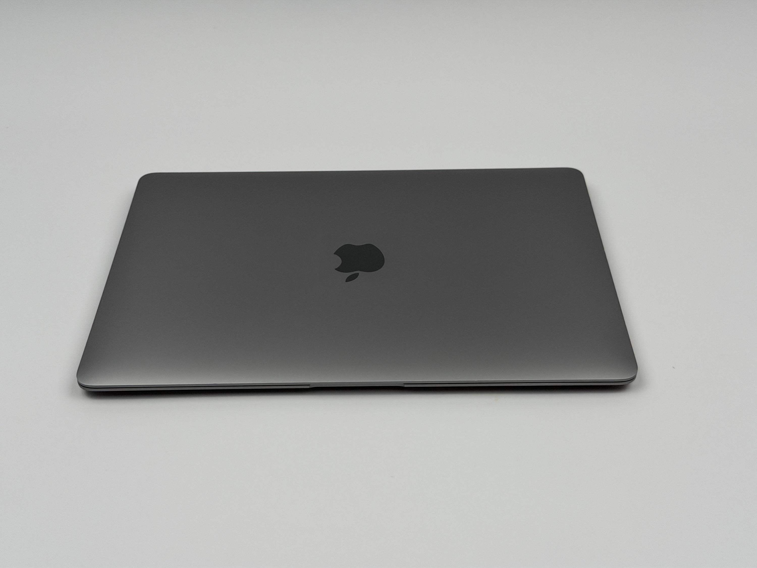 Apple MacBook Air 13,3“ M1 8C CPU 7C GPU 256 GB SSD 8 GB Ram 2020 space grey