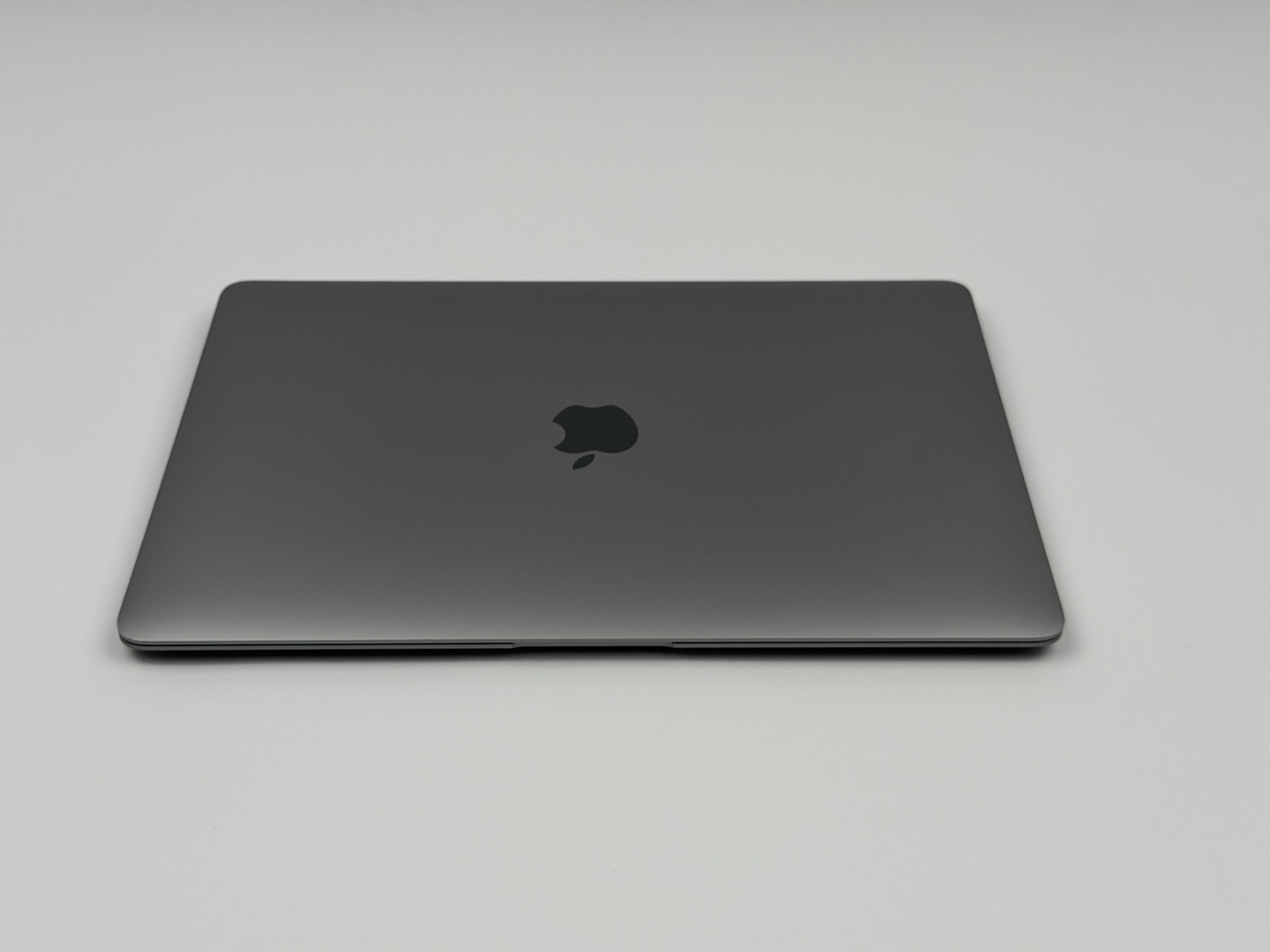 Apple MacBook Air 13,3“ M1 8C CPU 7C GPU 256 GB SSD 8 GB Ram 2020 space grey