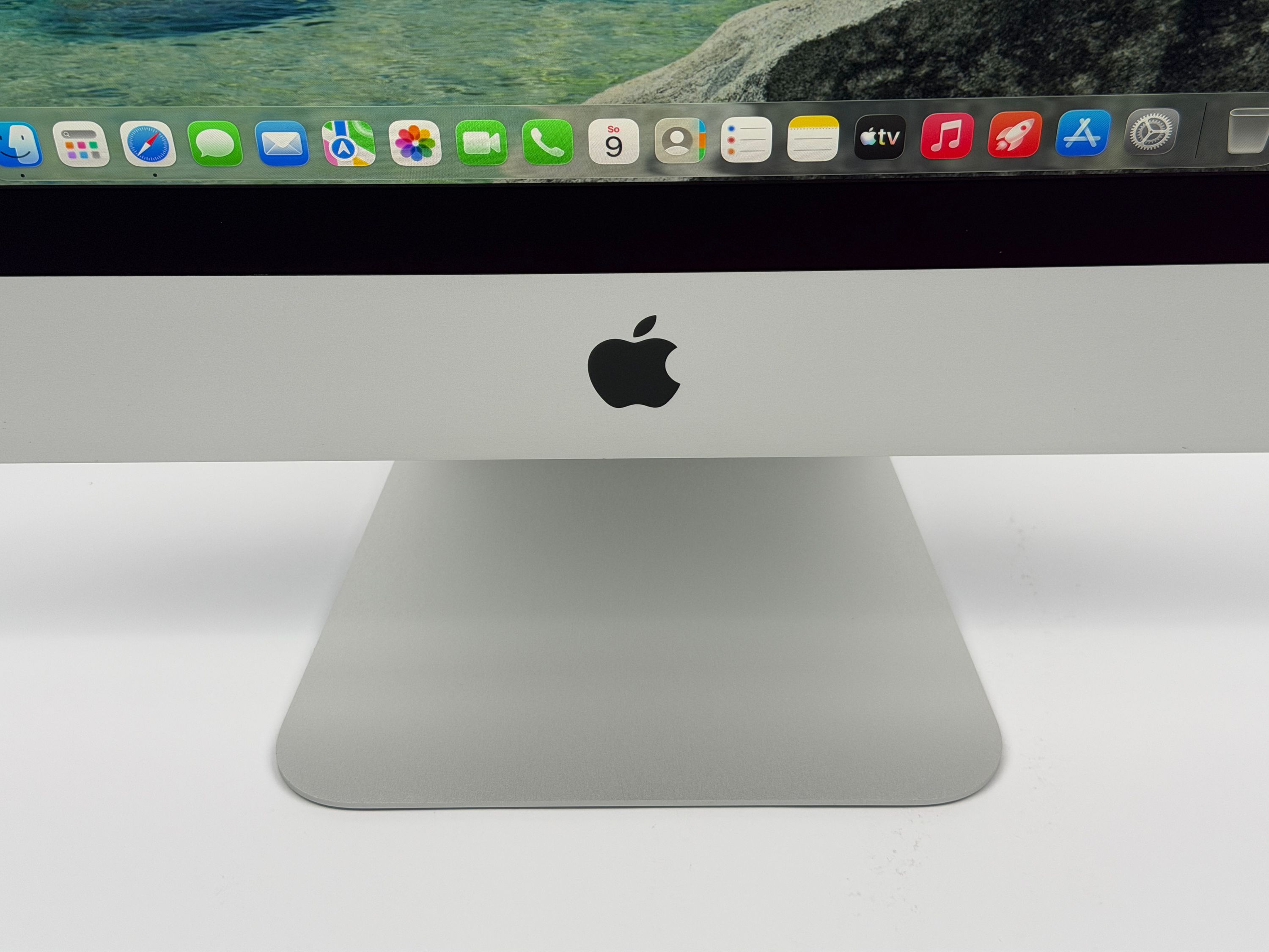 Apple iMac Retina 5K 27“ 6-Core i5 3,3 Ghz 16 GB Ram 512 GB SSD RP 5300 SILBER 2020