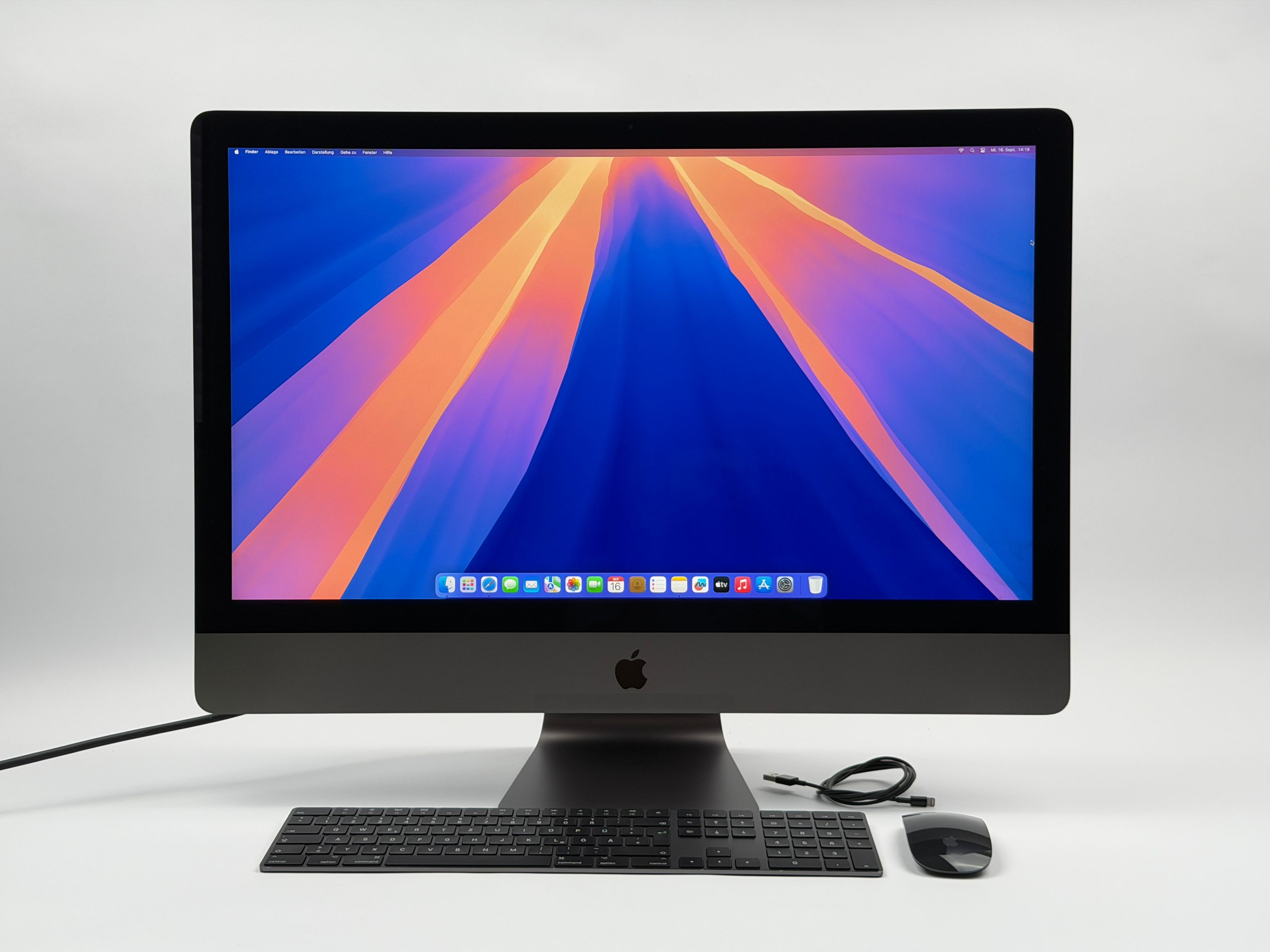 Apple iMac Pro 5K 27“ XEON 14-Core 2,5 Ghz 128 GB Ram 1 TB SSD VEGA 64 16 GB