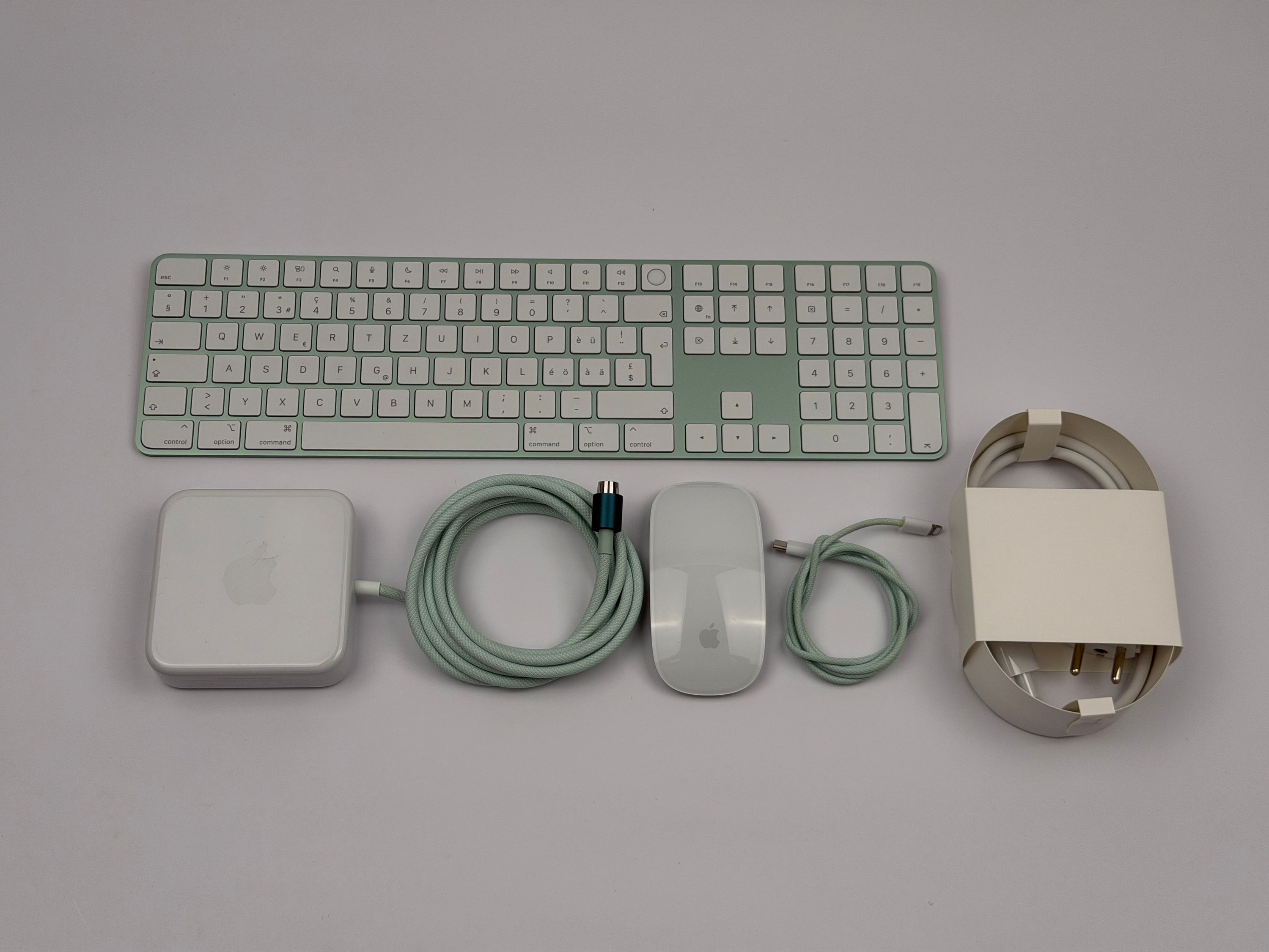 Apple iMac 24" M1 8-Core CPU 8-Core GPU 16 GB RAM 256 GB SSD Grün