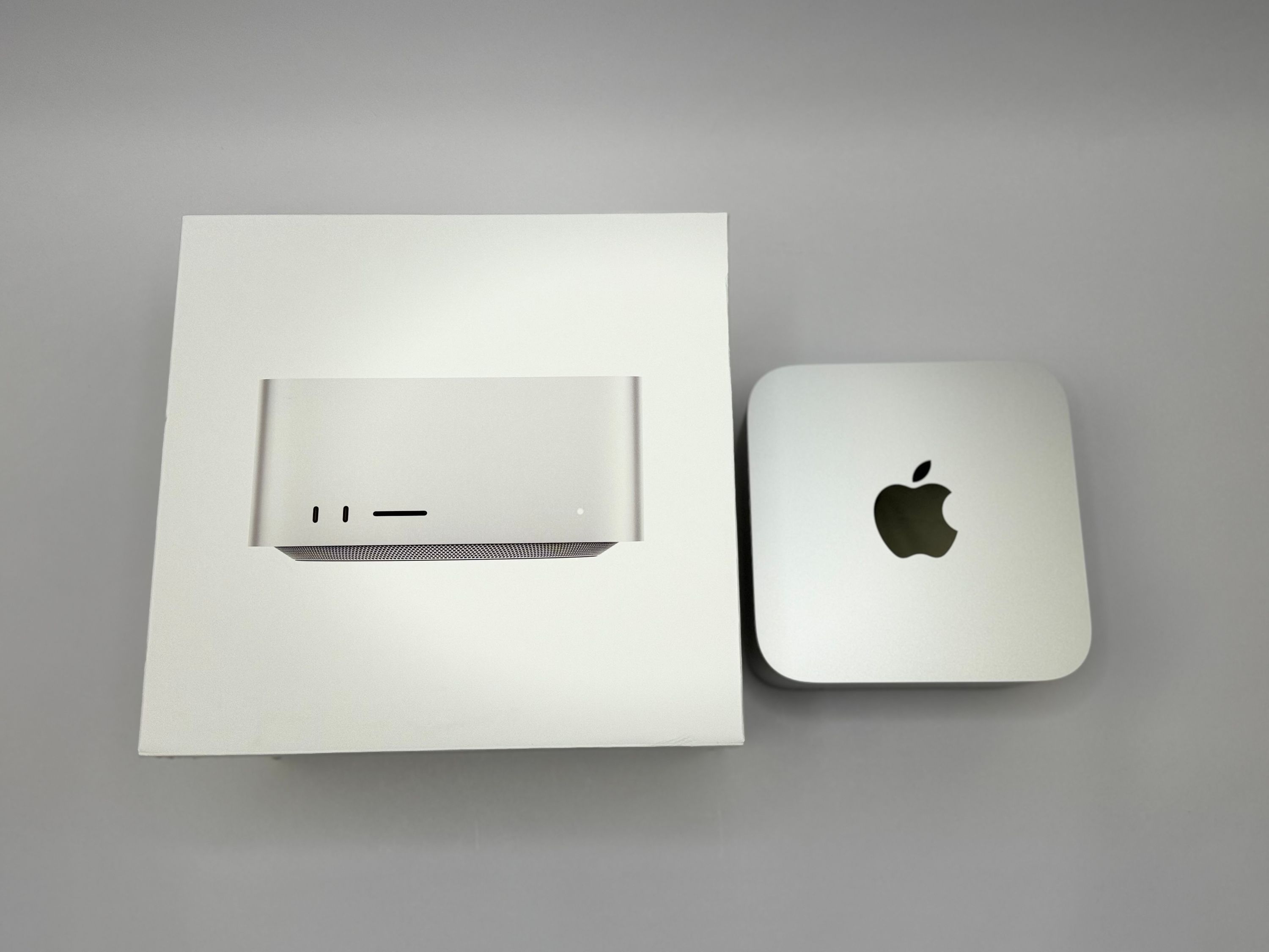 Apple Mac Studio M2 Ultra 24-Core CPU 60-Core GPU 64 GB RAM 1 TB SSD SILBER