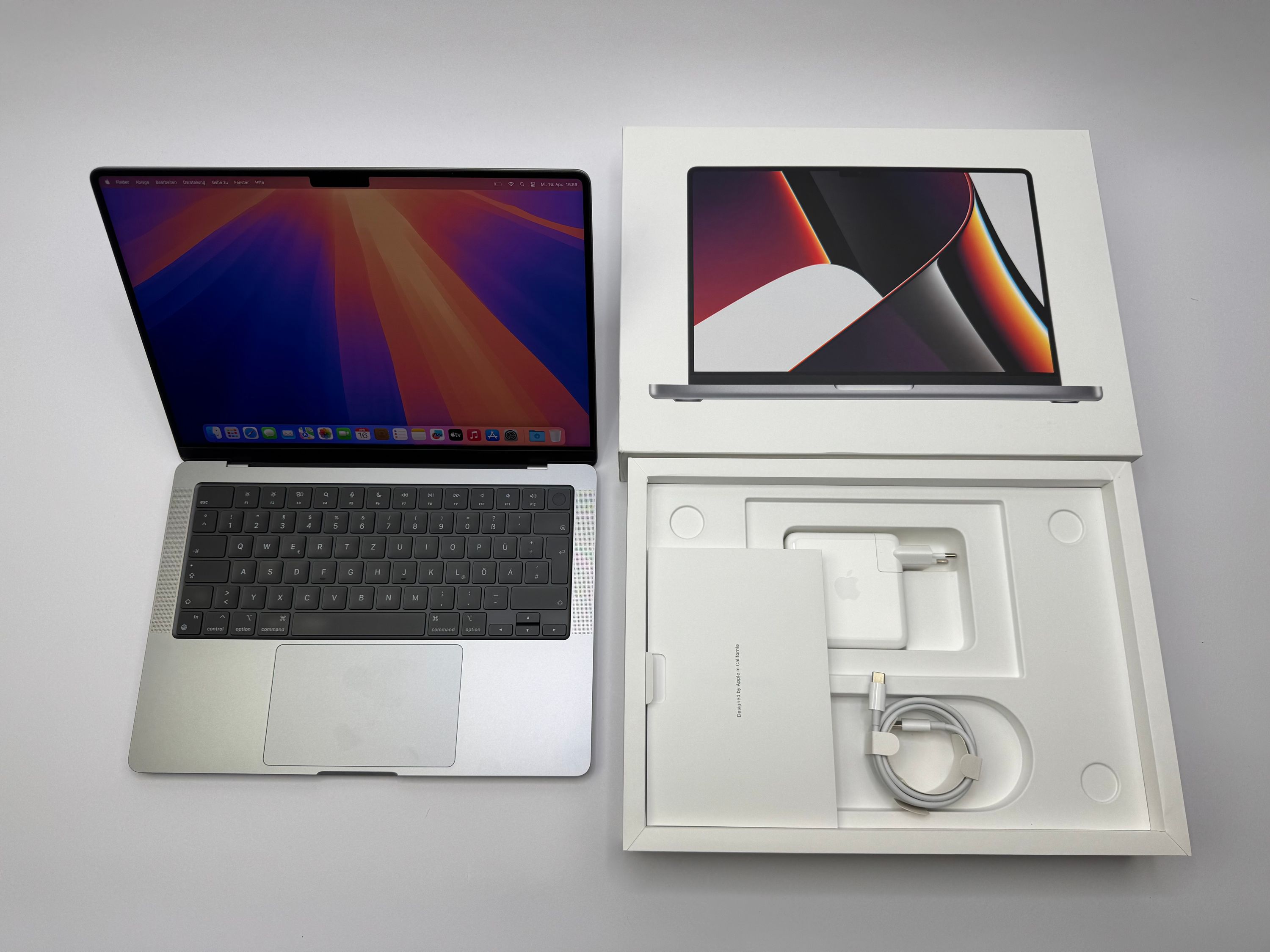 Apple MacBook Pro 14“ M1 MAX 10C CPU 24C GPU 1 TB SSD 64 GB Ram 2021 SPACE GREY