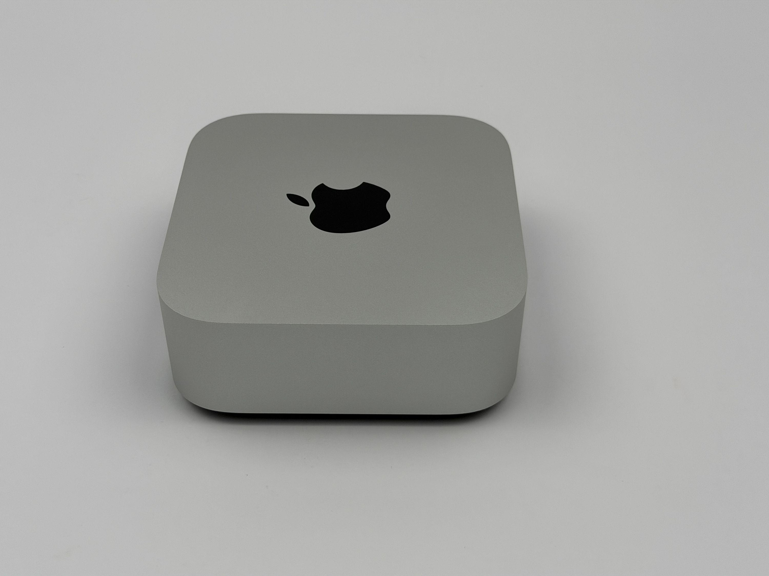 Apple Mac Mini M4 10-Core CPU 10-Core GPU 16 GB RAM 256 GB SSD SILBER 2024