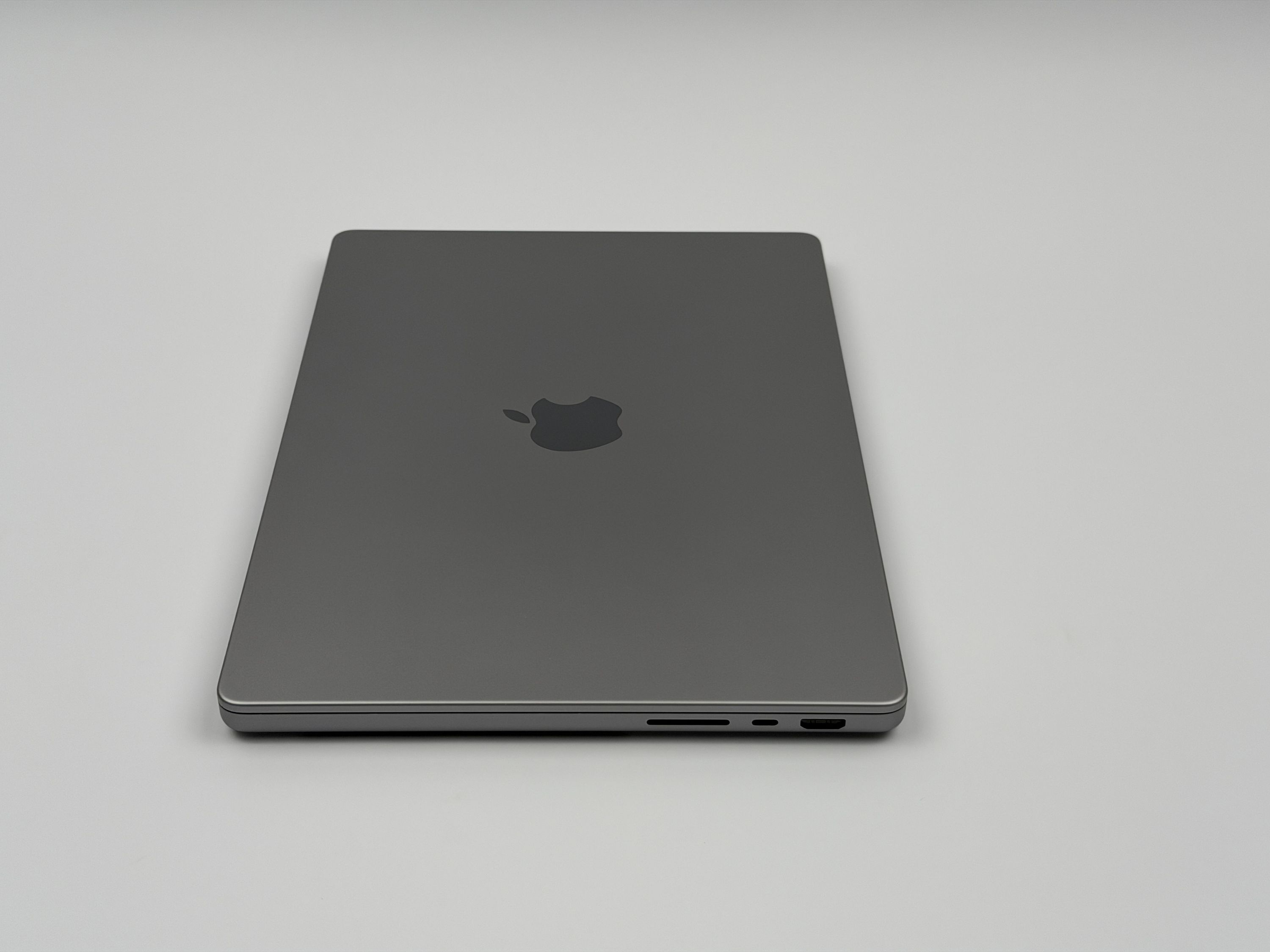 Apple MacBook Pro 14“ M1 PRO 10C CPU 16C GPU 512 GB SSD 16 GB Ram 2021 SPACE GREY