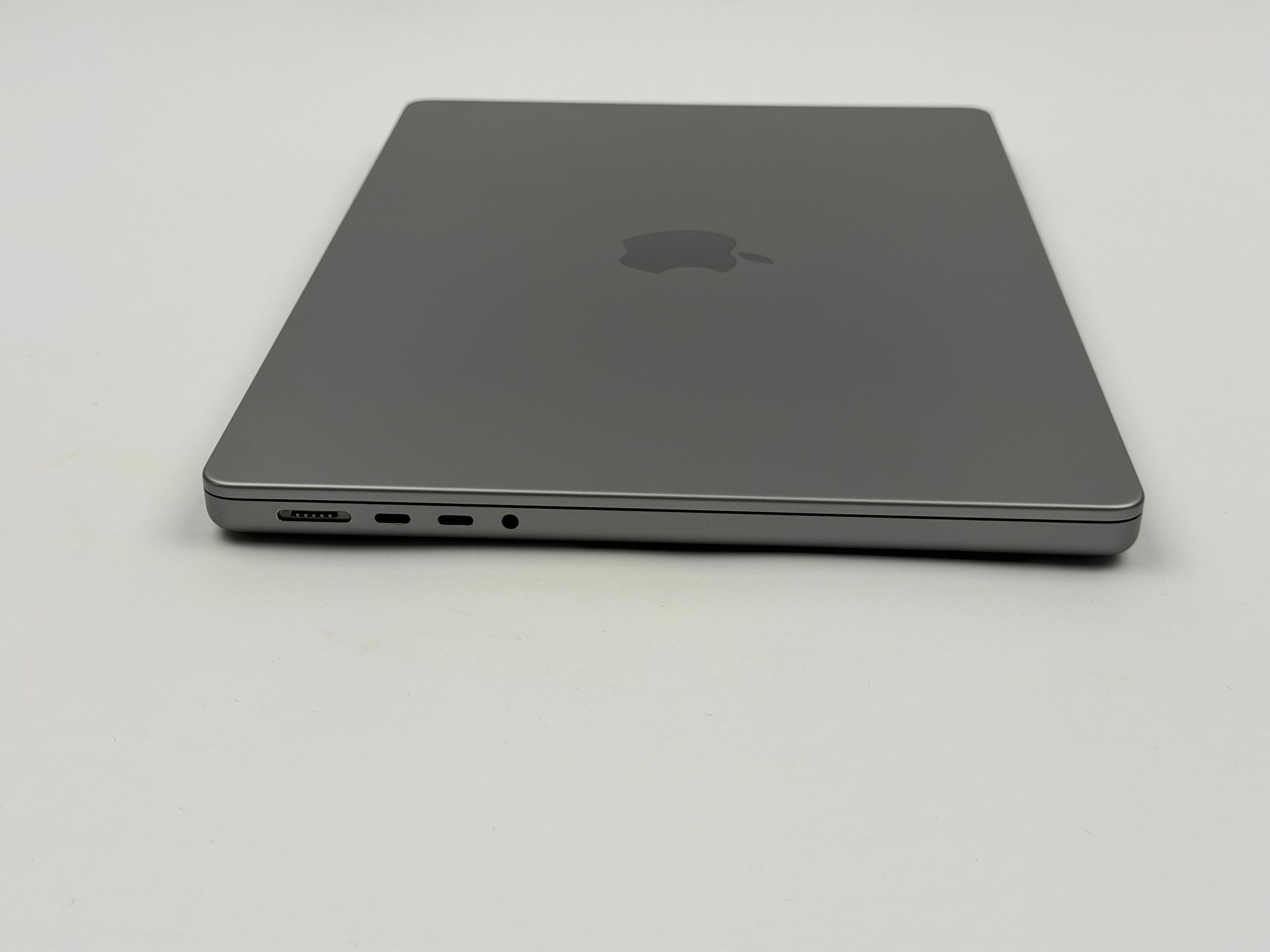 Apple MacBook Pro 14“ M1 PRO 8C CPU 14C GPU 512 GB SSD 16 GB Ram 2021 SPACE GREY